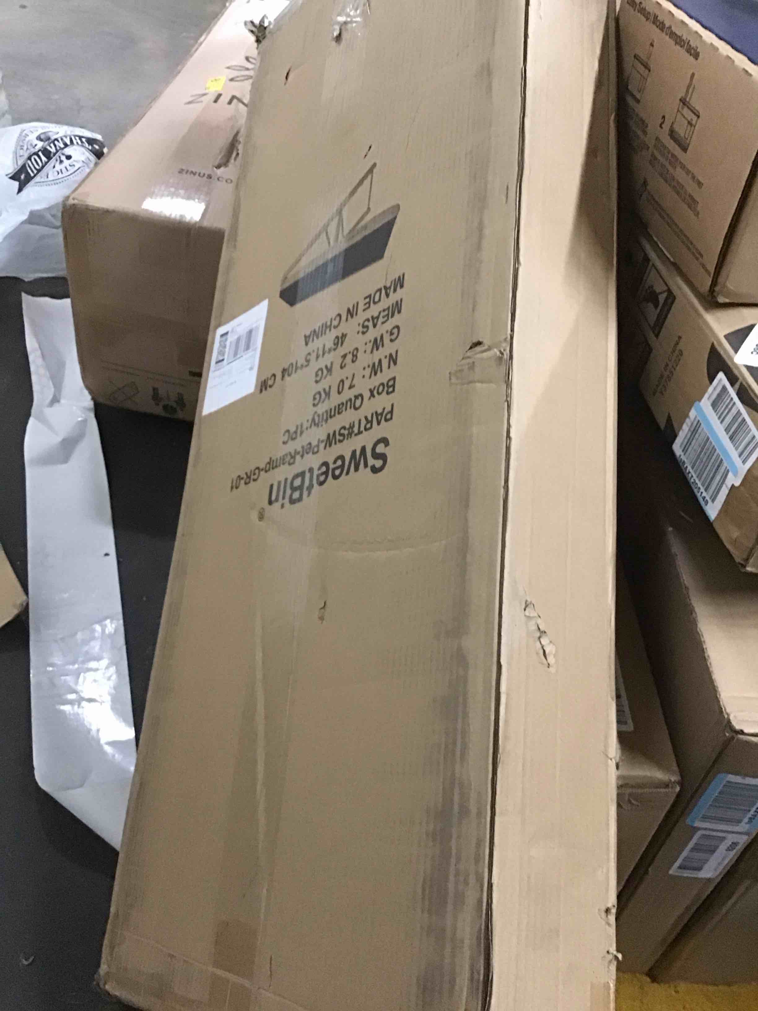 https://s3.amazonaws.com/lotting-images-prod/bidfta/BLU6553997_1719236017039.jpeg