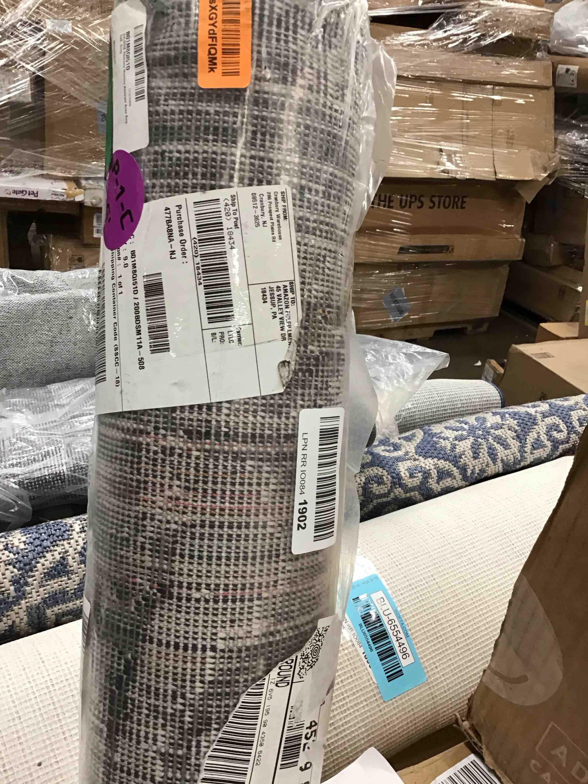 https://s3.amazonaws.com/lotting-images-prod/bidfta/BLU6554501_1720637200196.jpeg