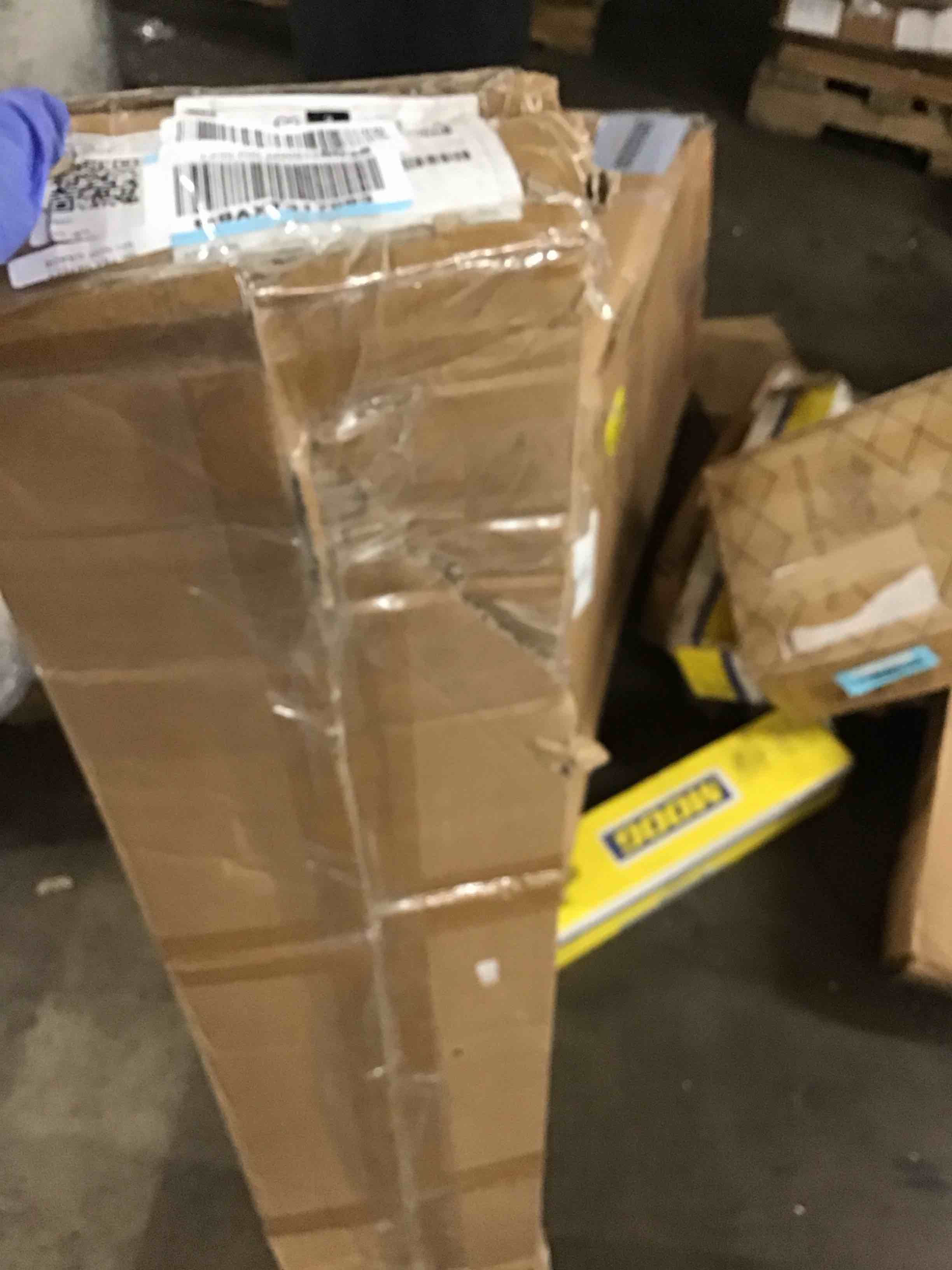 https://s3.amazonaws.com/lotting-images-prod/bidfta/BLU6554578_1720792223748.jpeg