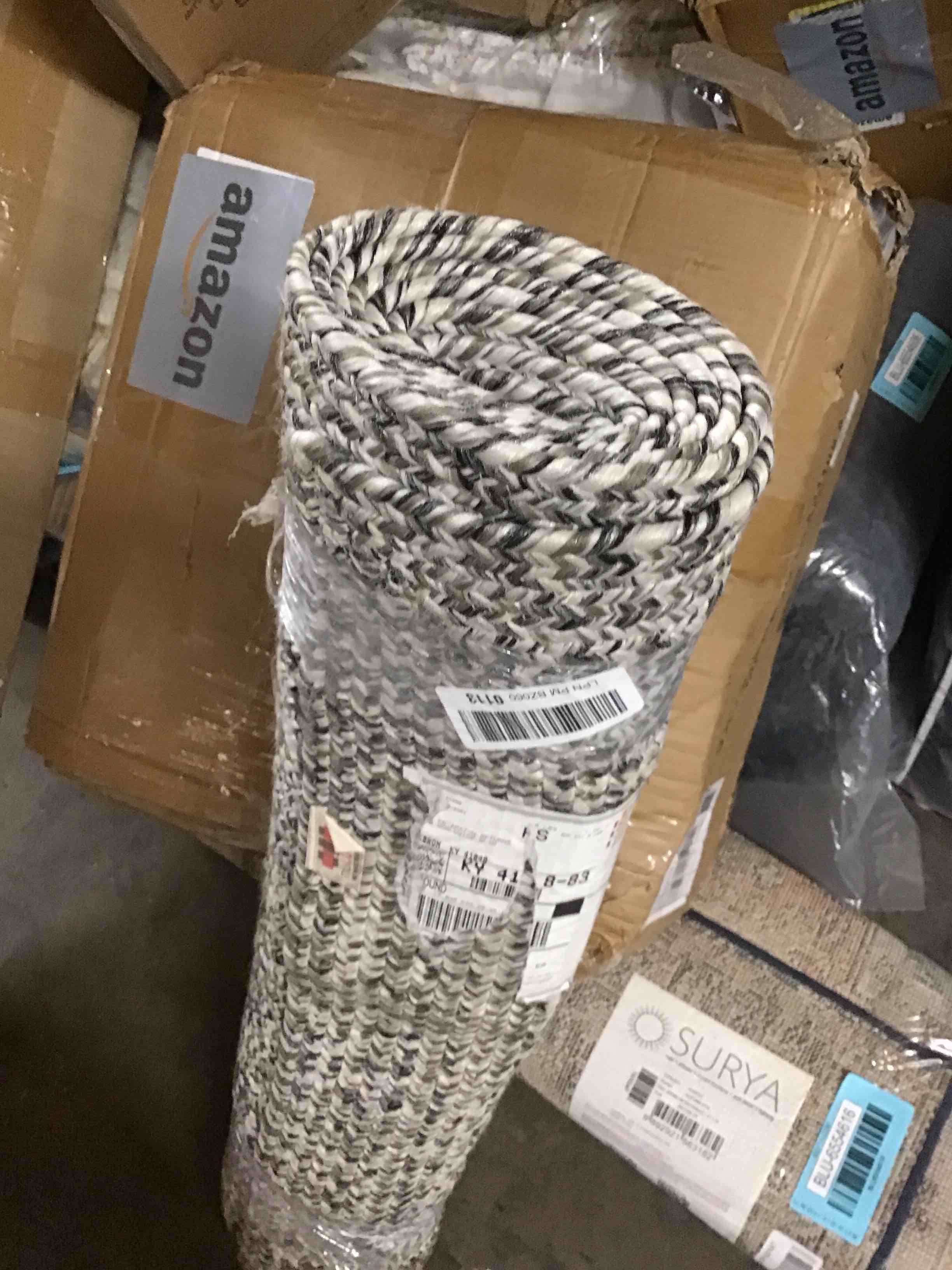 https://s3.amazonaws.com/lotting-images-prod/bidfta/BLU6554629_1720799900307.jpeg