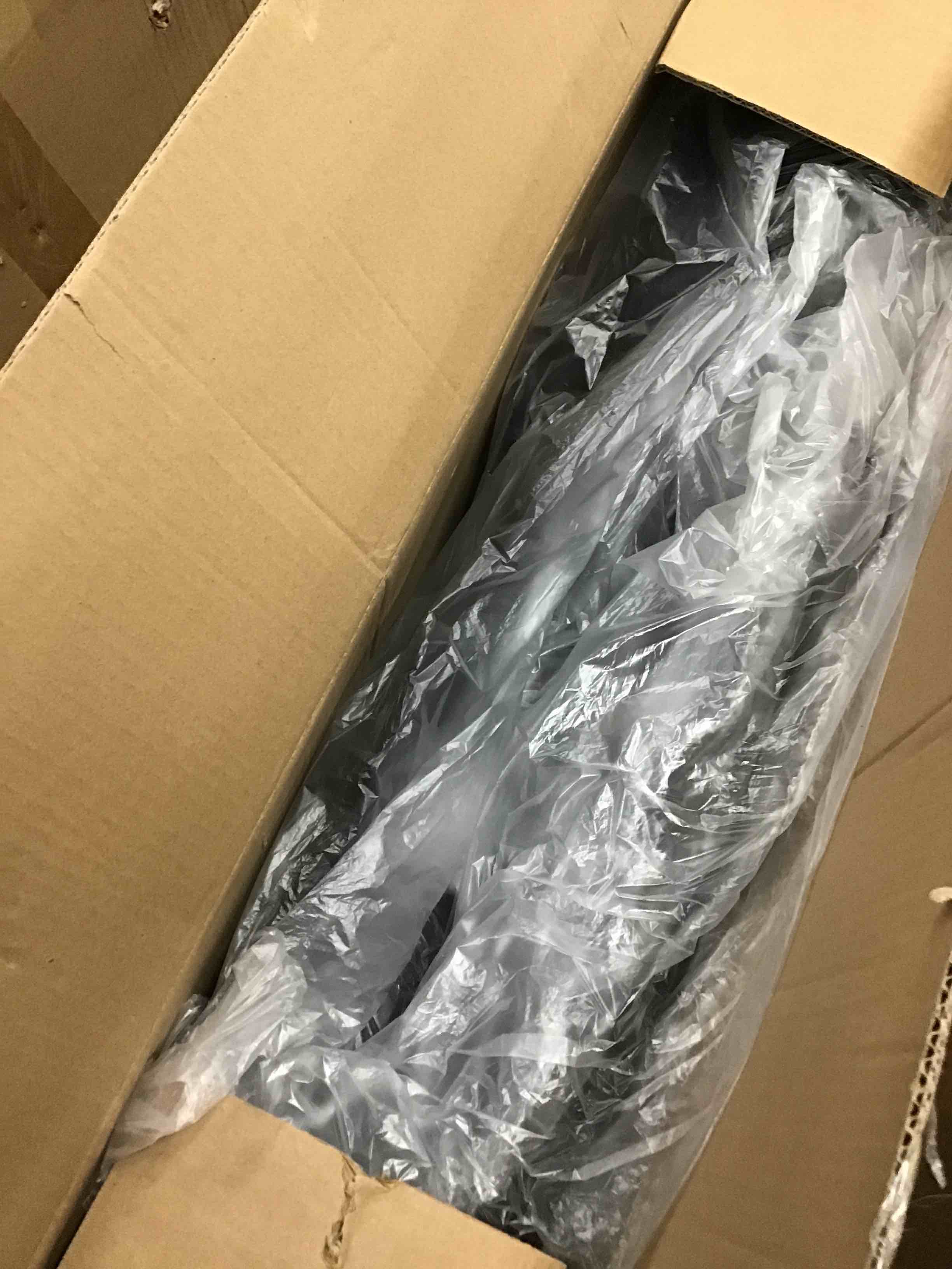 https://s3.amazonaws.com/lotting-images-prod/bidfta/BLU6557792_1719407065655.jpeg