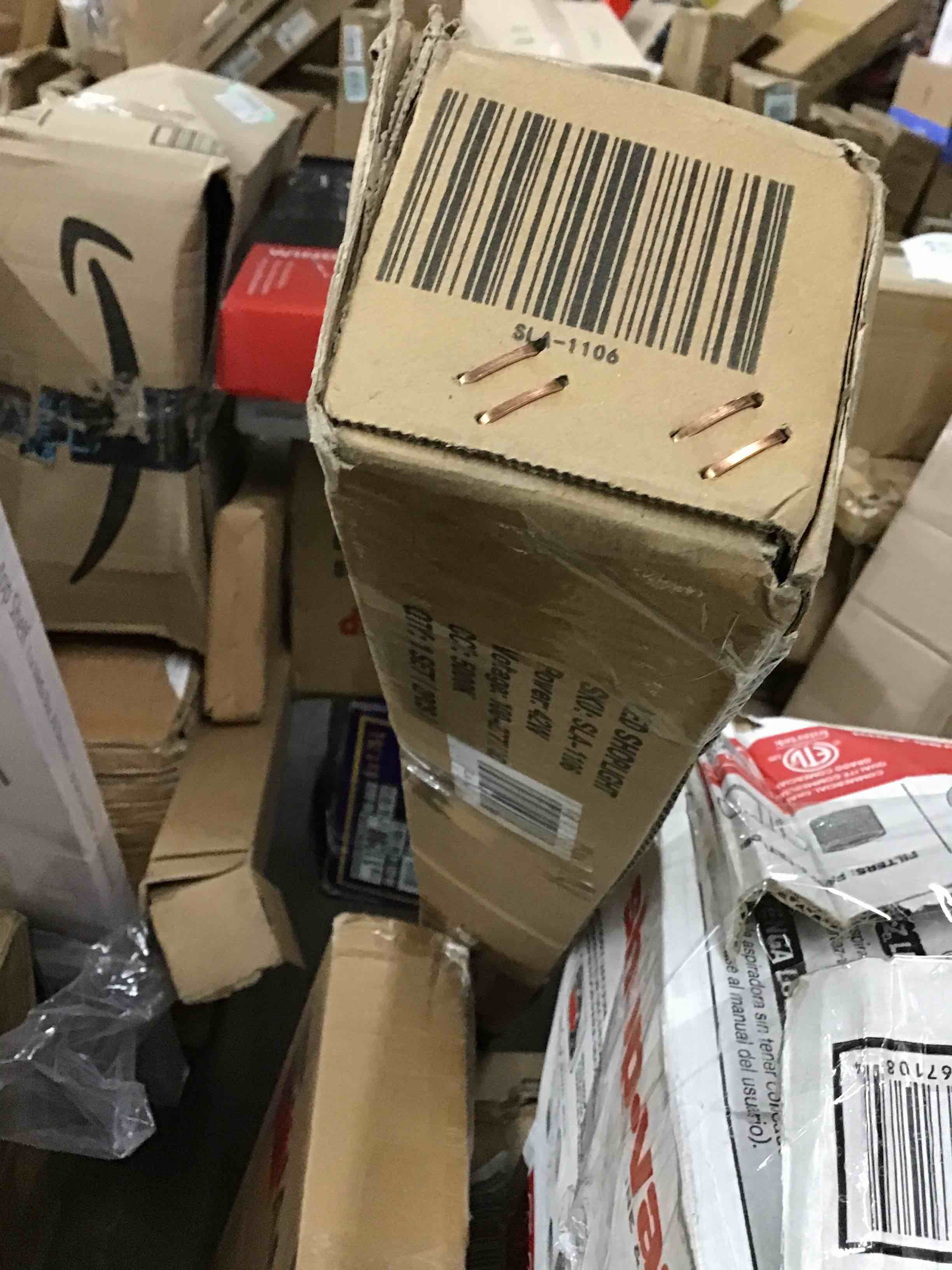https://s3.amazonaws.com/lotting-images-prod/bidfta/BLU6557912_1719664530268.jpeg