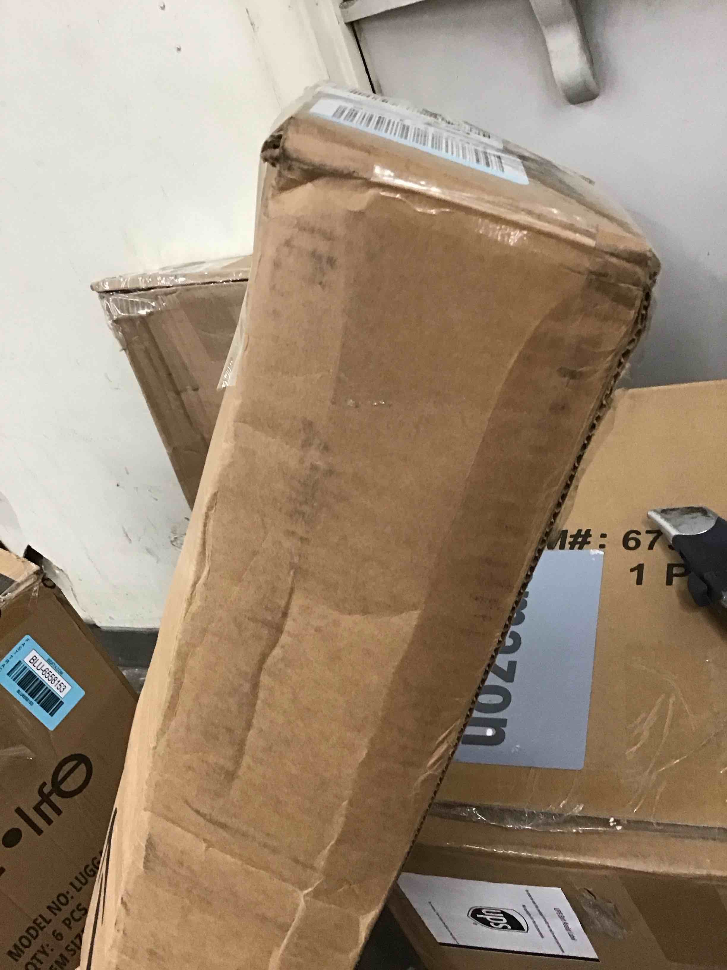 https://s3.amazonaws.com/lotting-images-prod/bidfta/BLU6558155_1720446401196.jpeg
