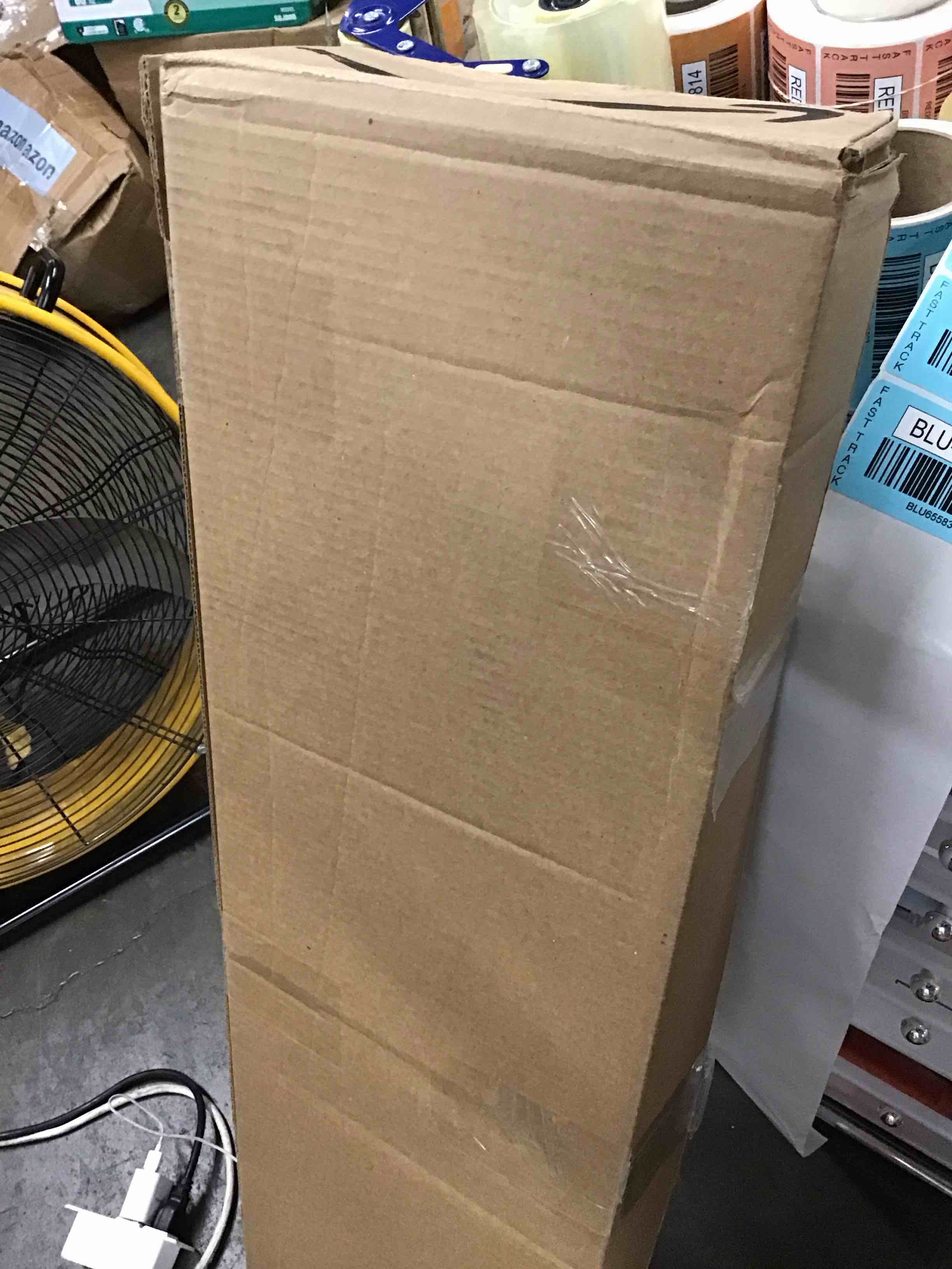 https://s3.amazonaws.com/lotting-images-prod/bidfta/BLU6558345_1720728306679.jpeg