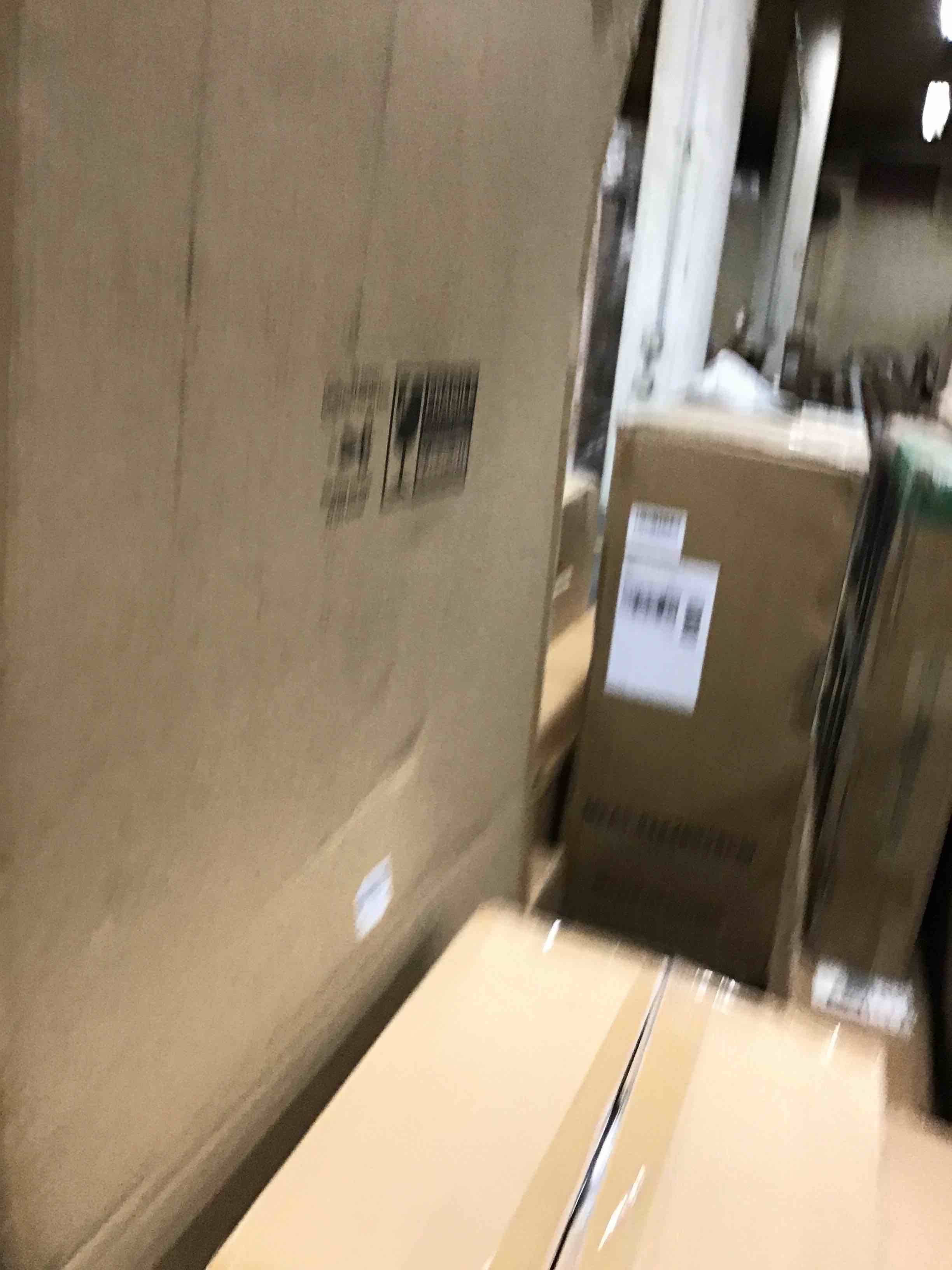 https://s3.amazonaws.com/lotting-images-prod/bidfta/BLU6558740_1718391872330.jpeg