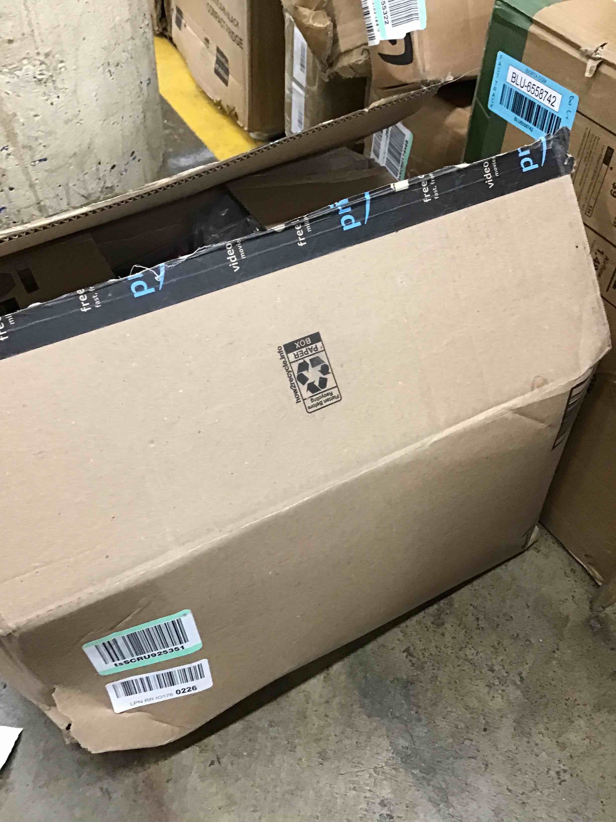 https://s3.amazonaws.com/lotting-images-prod/bidfta/BLU6558744_1718392478136.jpeg