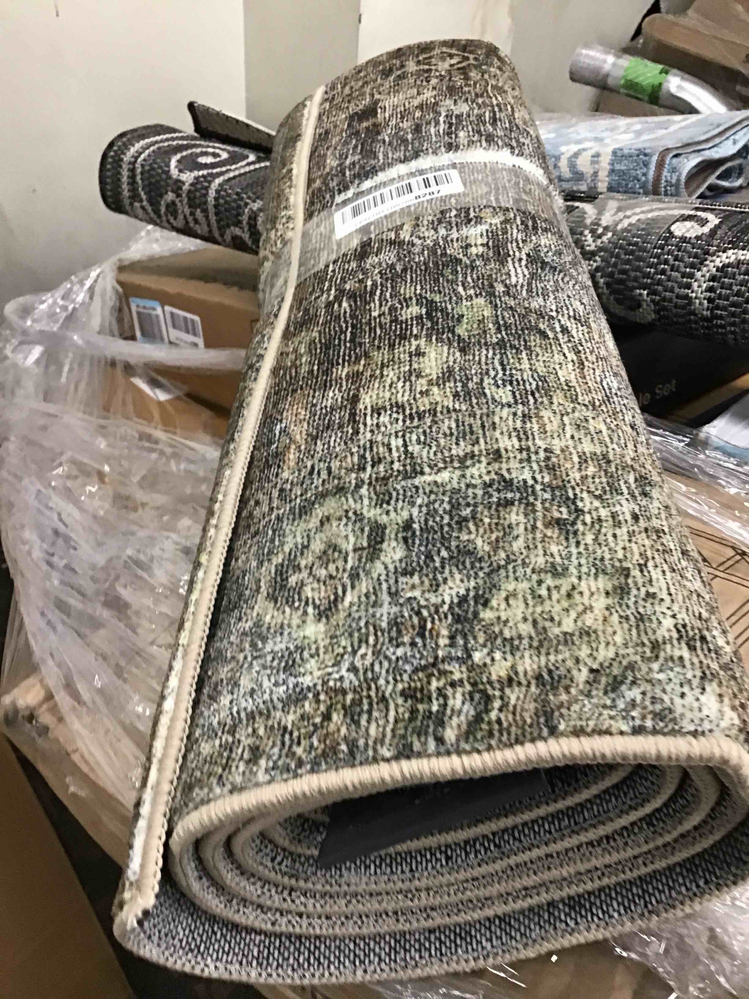 https://s3.amazonaws.com/lotting-images-prod/bidfta/BLU6559769_1720182910342.jpeg