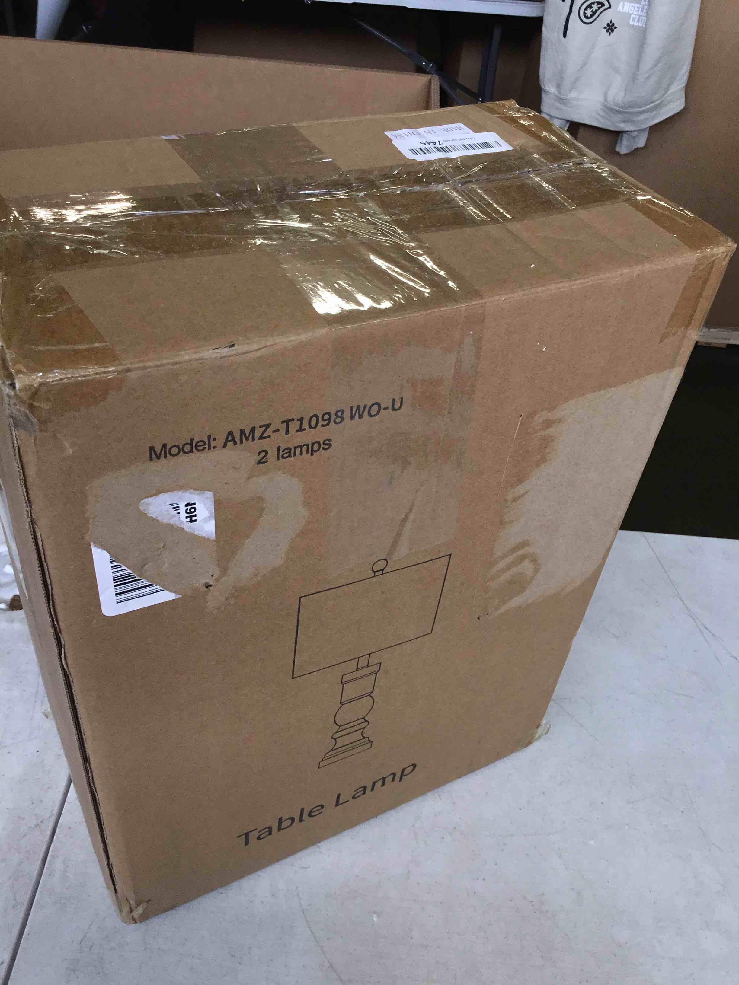 https://s3.amazonaws.com/lotting-images-prod/bidfta/BLU6561607_1715095090957.jpeg