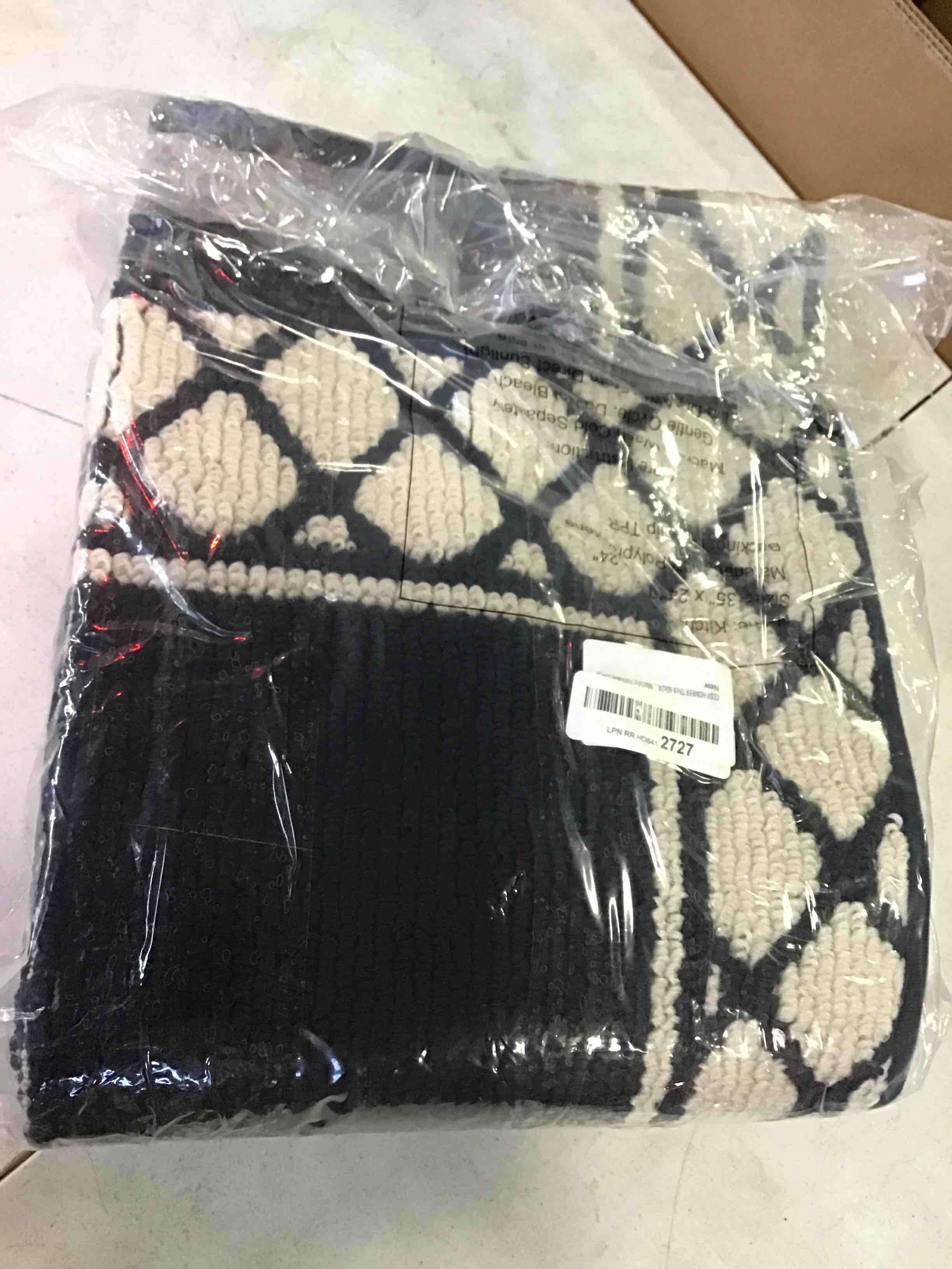 https://s3.amazonaws.com/lotting-images-prod/bidfta/BLU6561748_1715167614091.jpeg