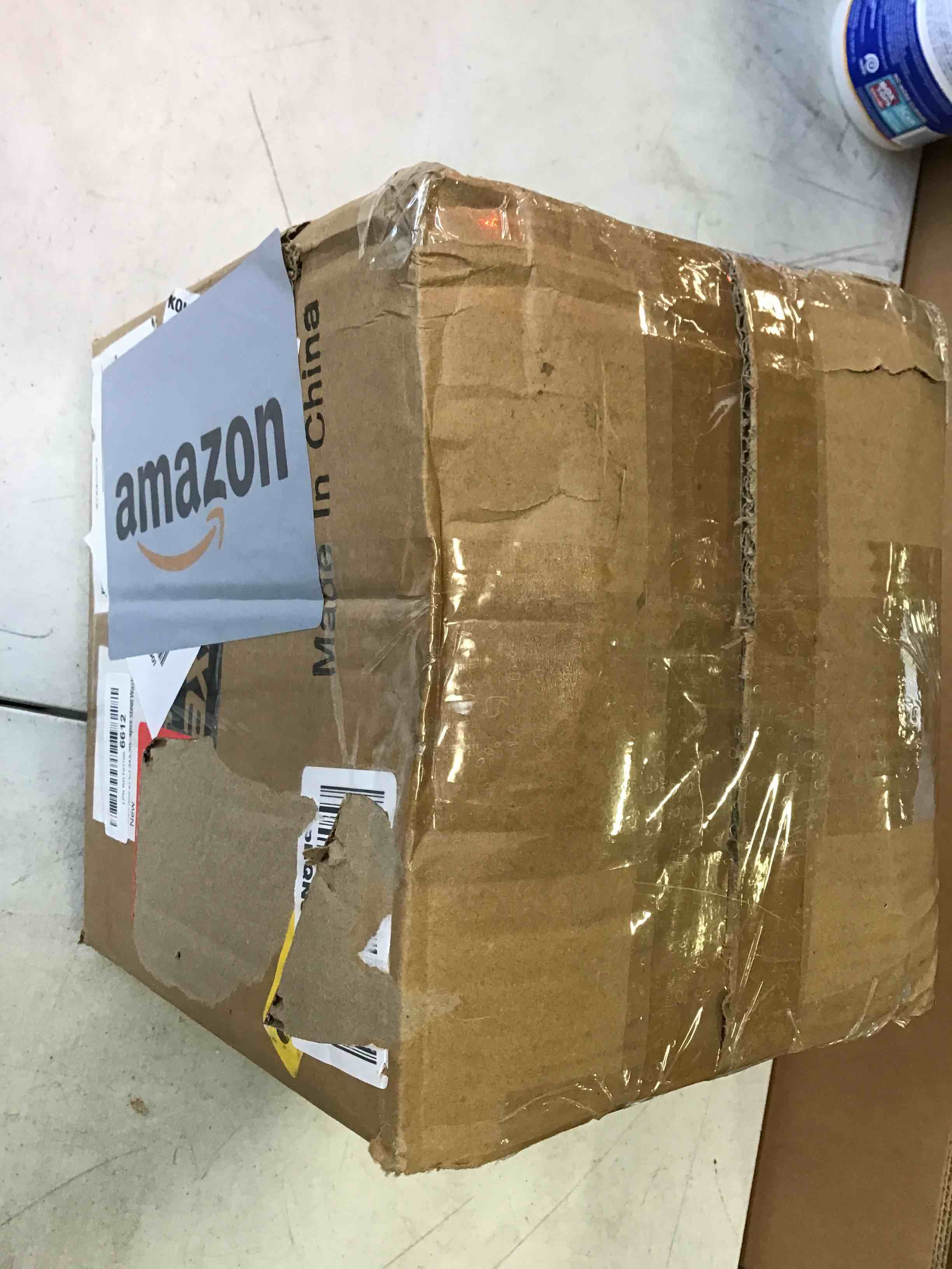 https://s3.amazonaws.com/lotting-images-prod/bidfta/BLU6561783_1715171923233.jpeg