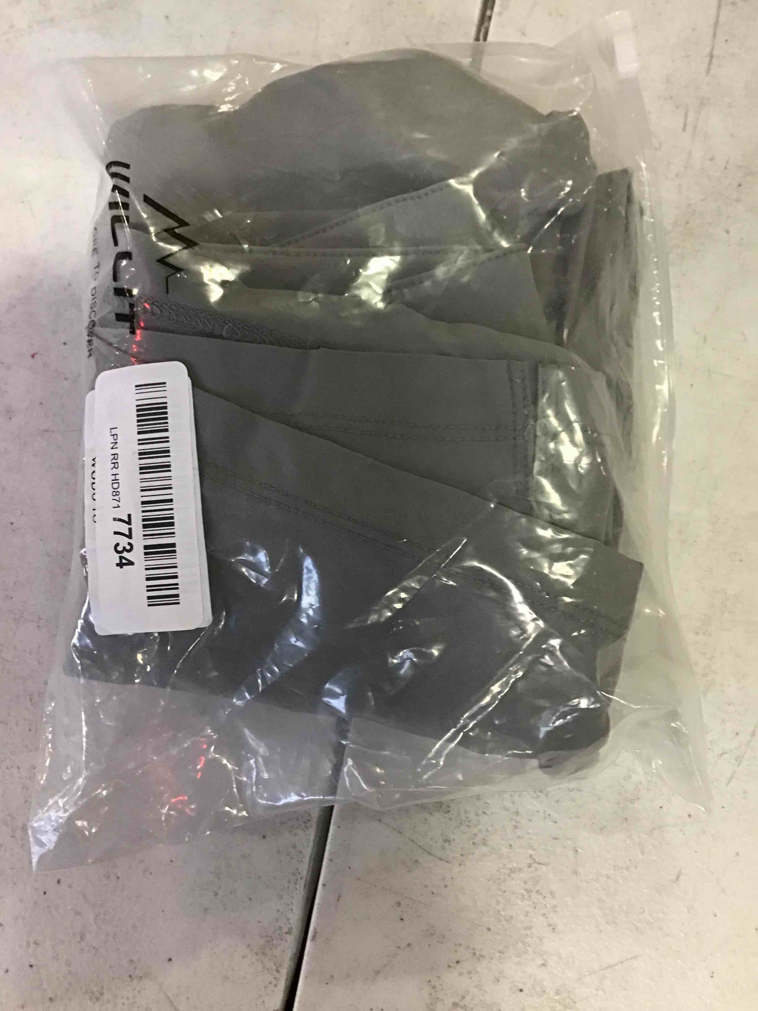 https://s3.amazonaws.com/lotting-images-prod/bidfta/BLU6562250_1715598975022.jpeg