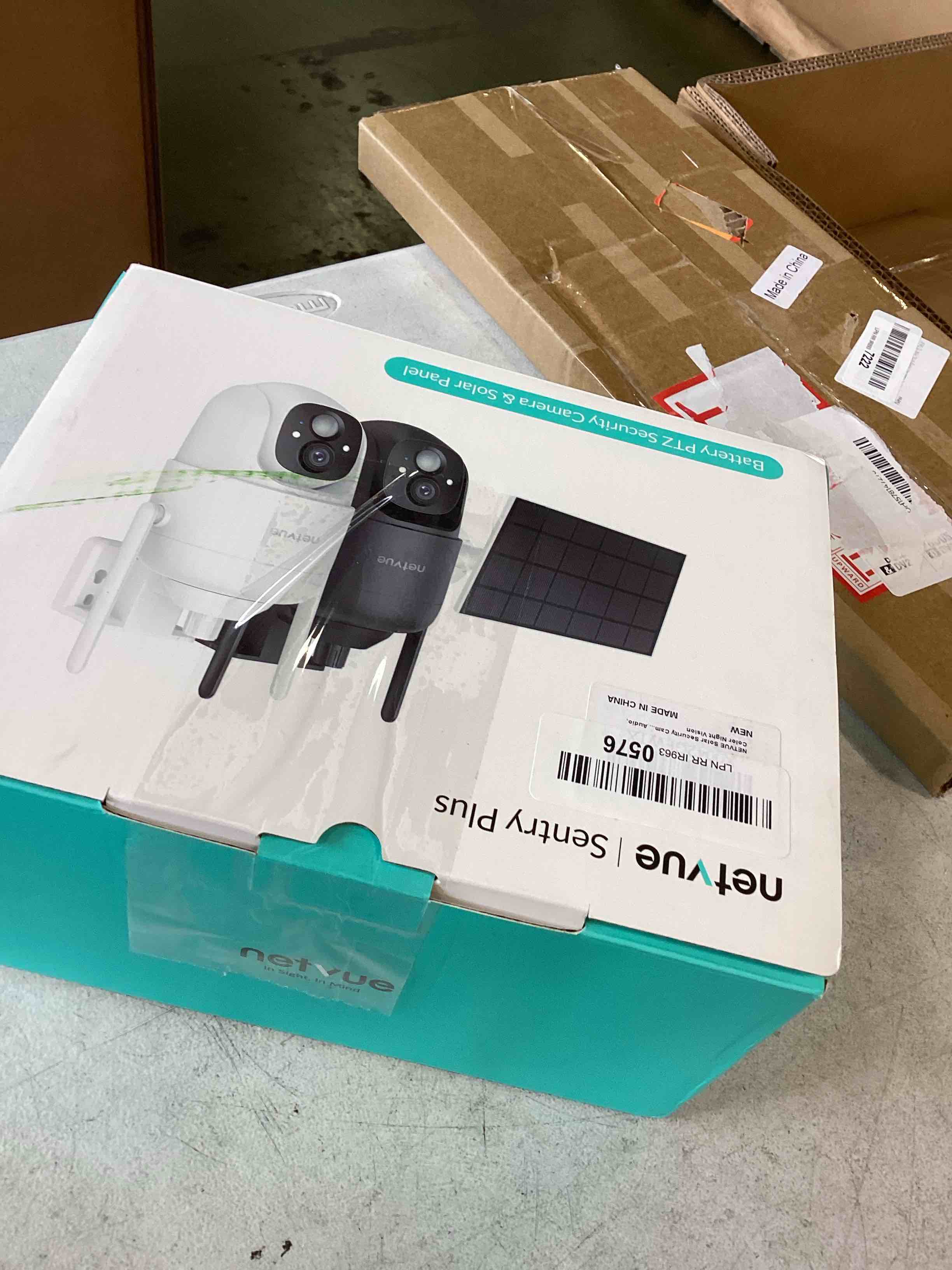 https://s3.amazonaws.com/lotting-images-prod/bidfta/BLU6562484_1717602109711.jpeg