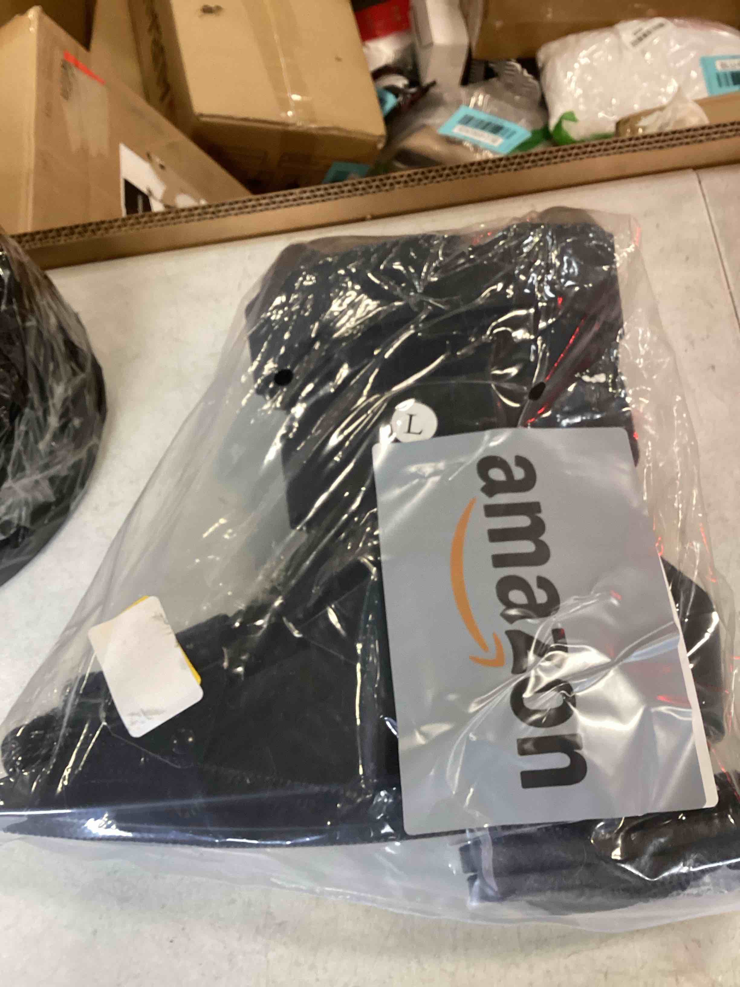 https://s3.amazonaws.com/lotting-images-prod/bidfta/BLU6562518_1717606966064.jpeg