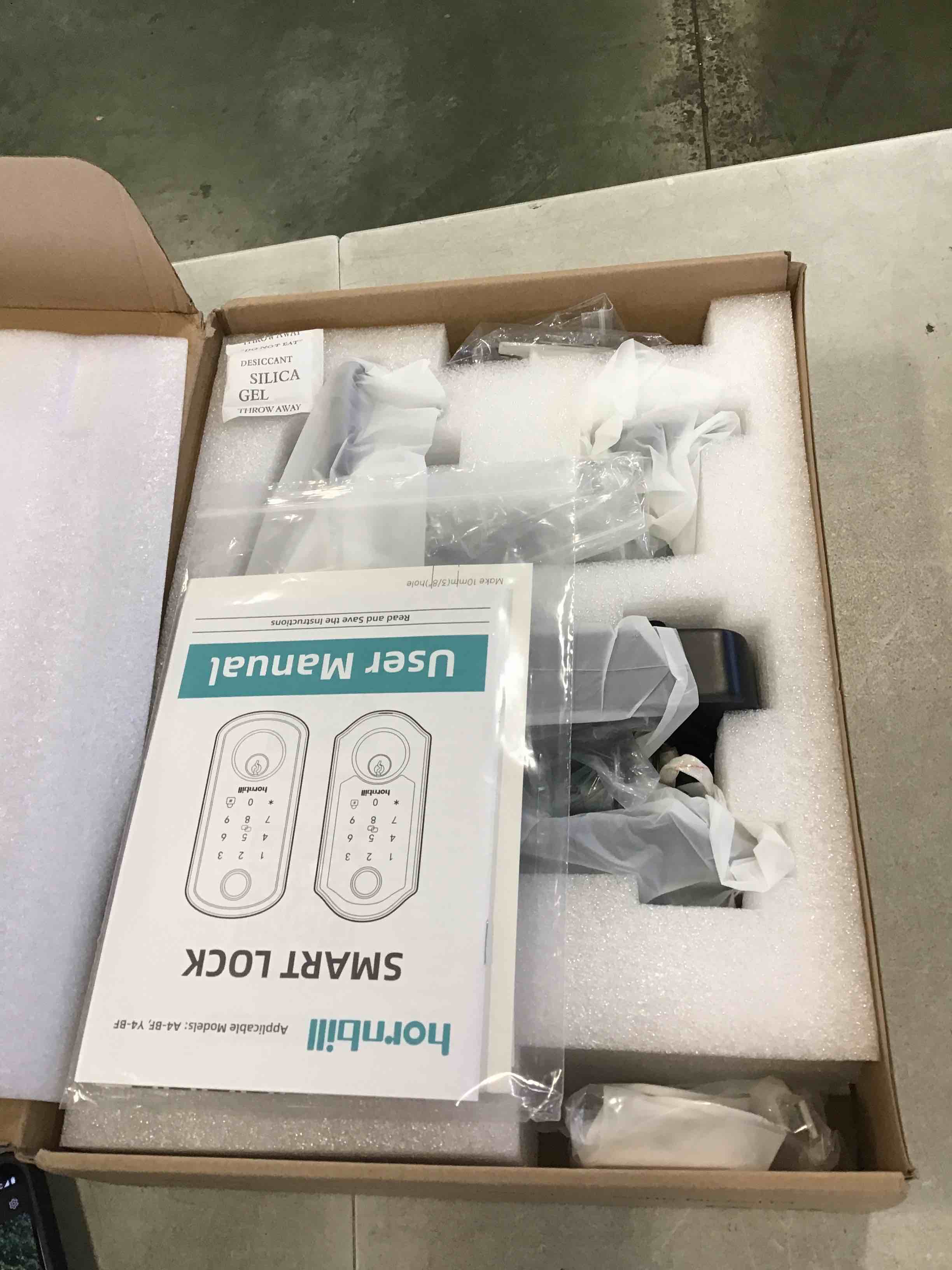 https://s3.amazonaws.com/lotting-images-prod/bidfta/BLU6563248_1715613096023.jpeg