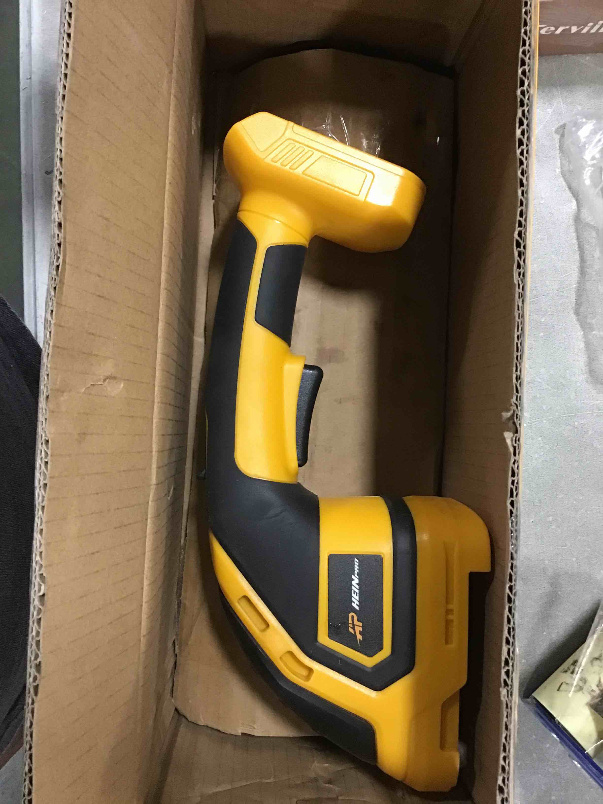https://s3.amazonaws.com/lotting-images-prod/bidfta/BLU6563662_1717416101944.jpeg