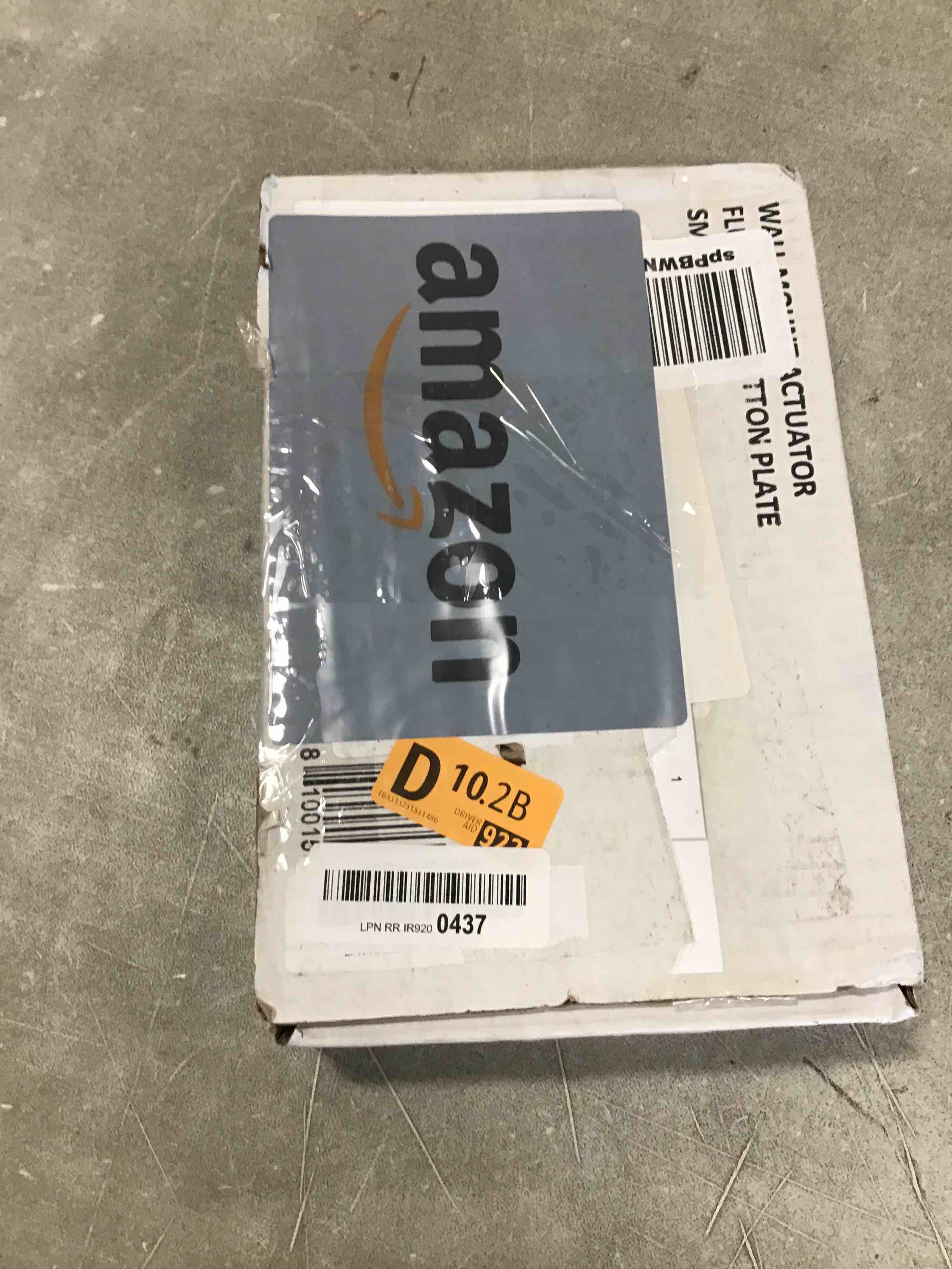 https://s3.amazonaws.com/lotting-images-prod/bidfta/BLU6563854_1717435883580.jpeg