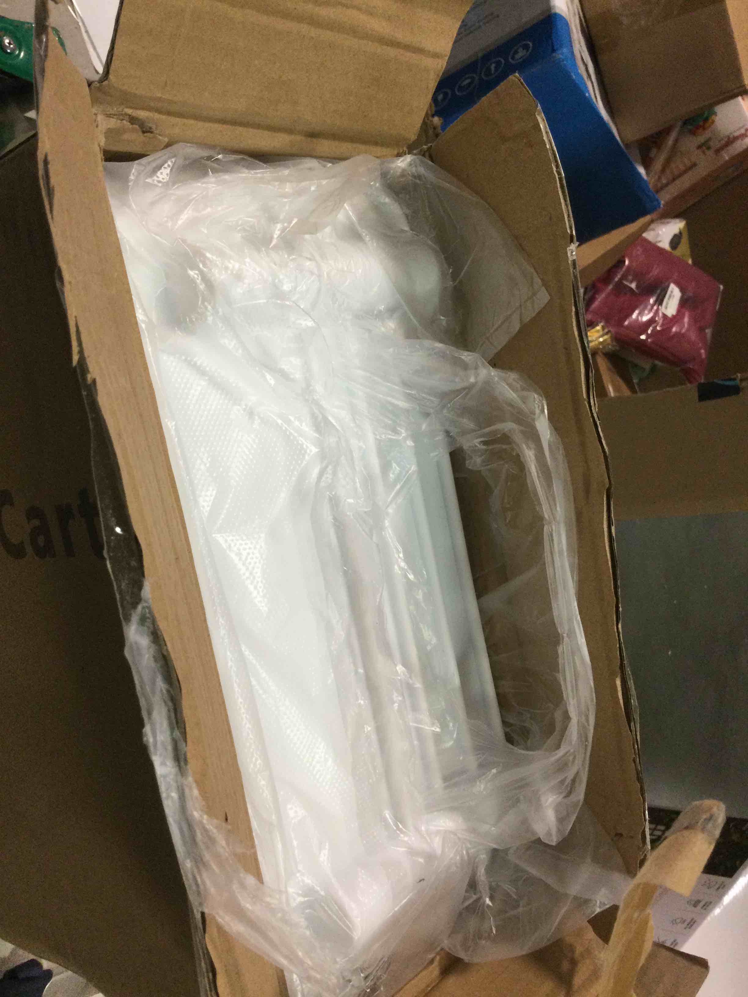 https://s3.amazonaws.com/lotting-images-prod/bidfta/BLU6568169_1717251523792.jpeg