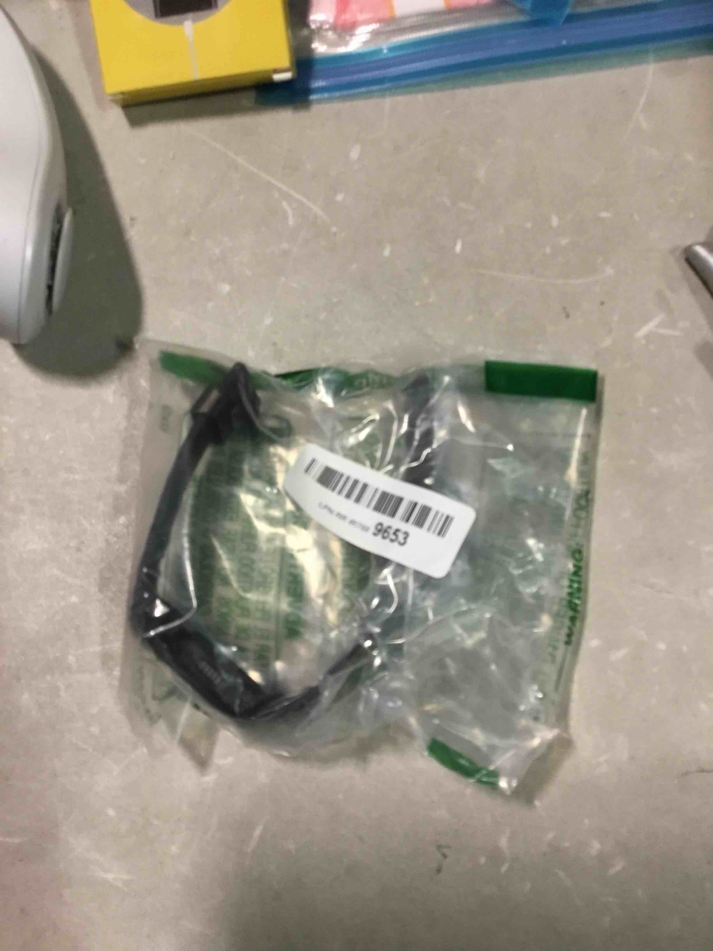 https://s3.amazonaws.com/lotting-images-prod/bidfta/BLU6568255_1717261031793.jpeg