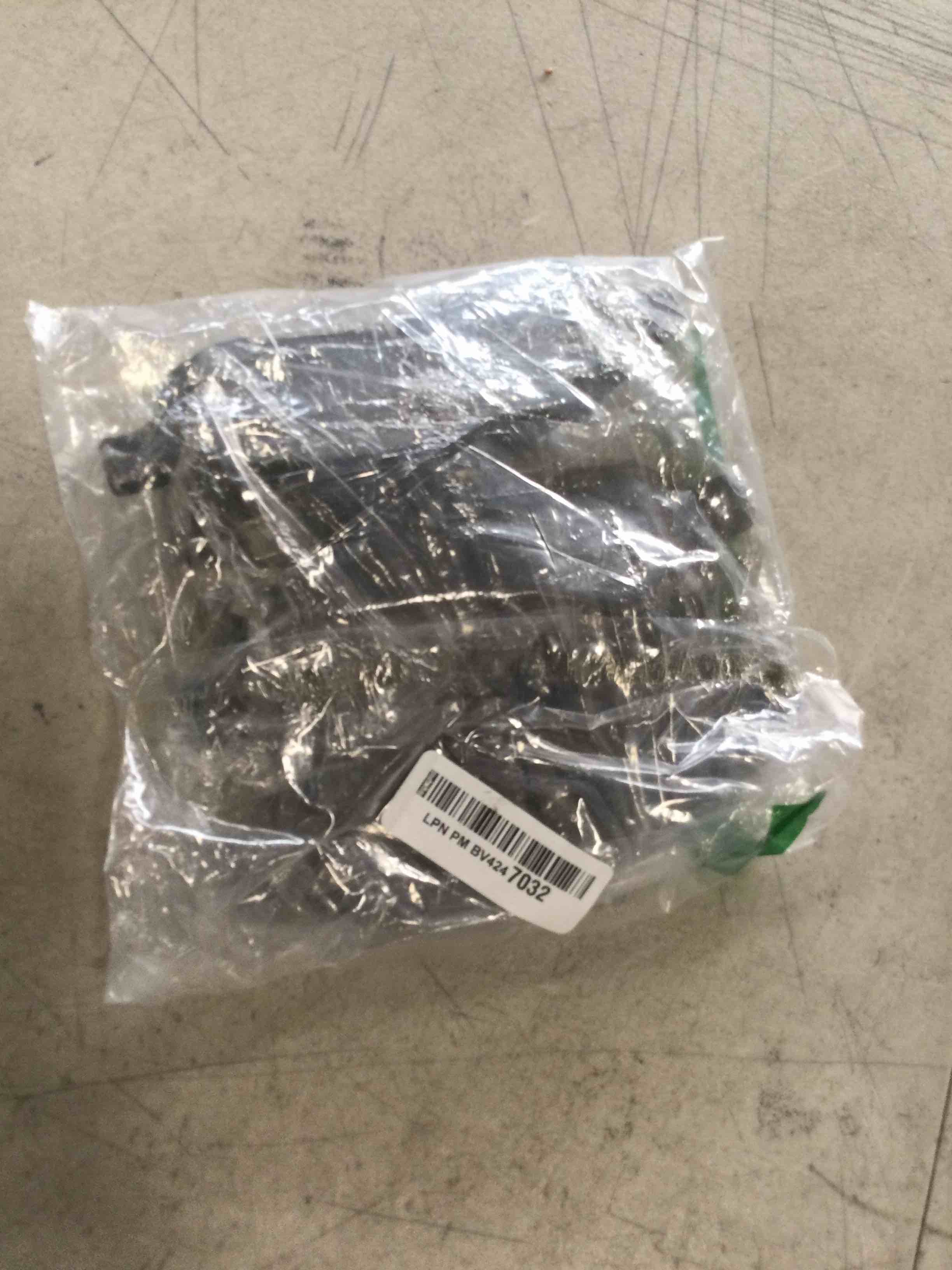 https://s3.amazonaws.com/lotting-images-prod/bidfta/BLU6570618_1721911143237.jpeg