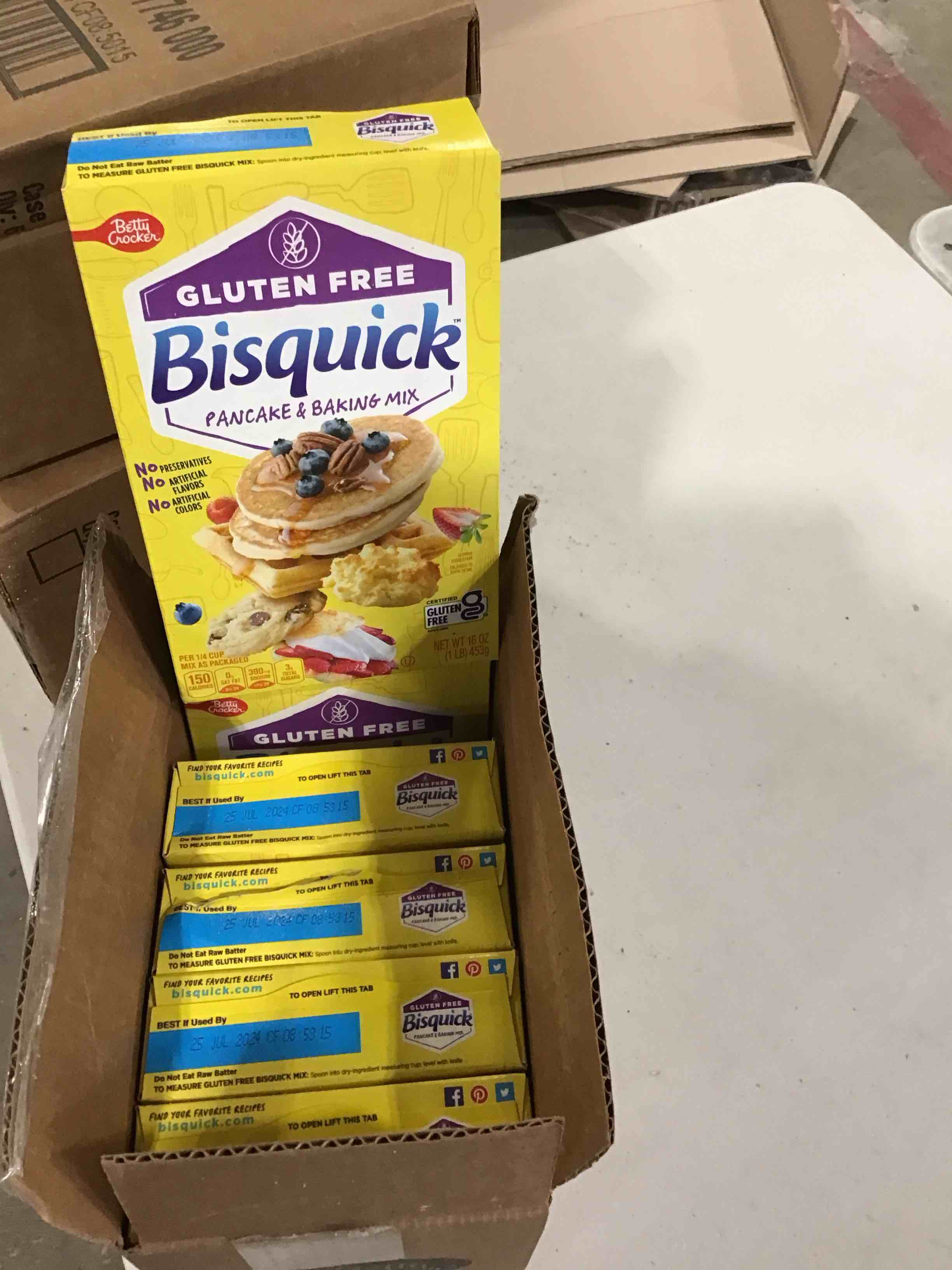 Betty Crocker Bisquick Baking Mix, Gluten Free Pancake and Waffle Mix, 16 oz Box (Pack of 6)