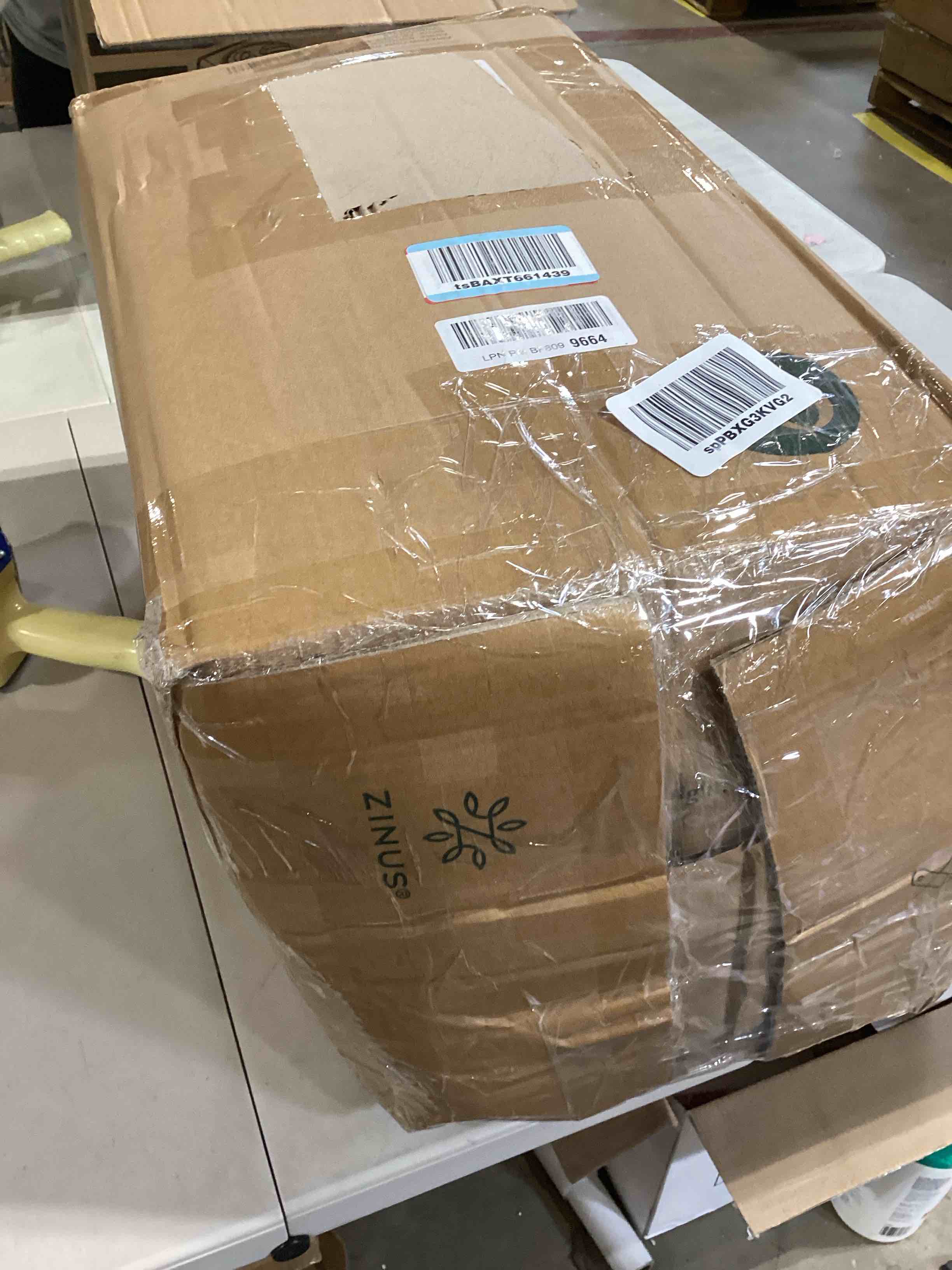 https://s3.amazonaws.com/lotting-images-prod/bidfta/BLU6575327_1723231507172.jpeg