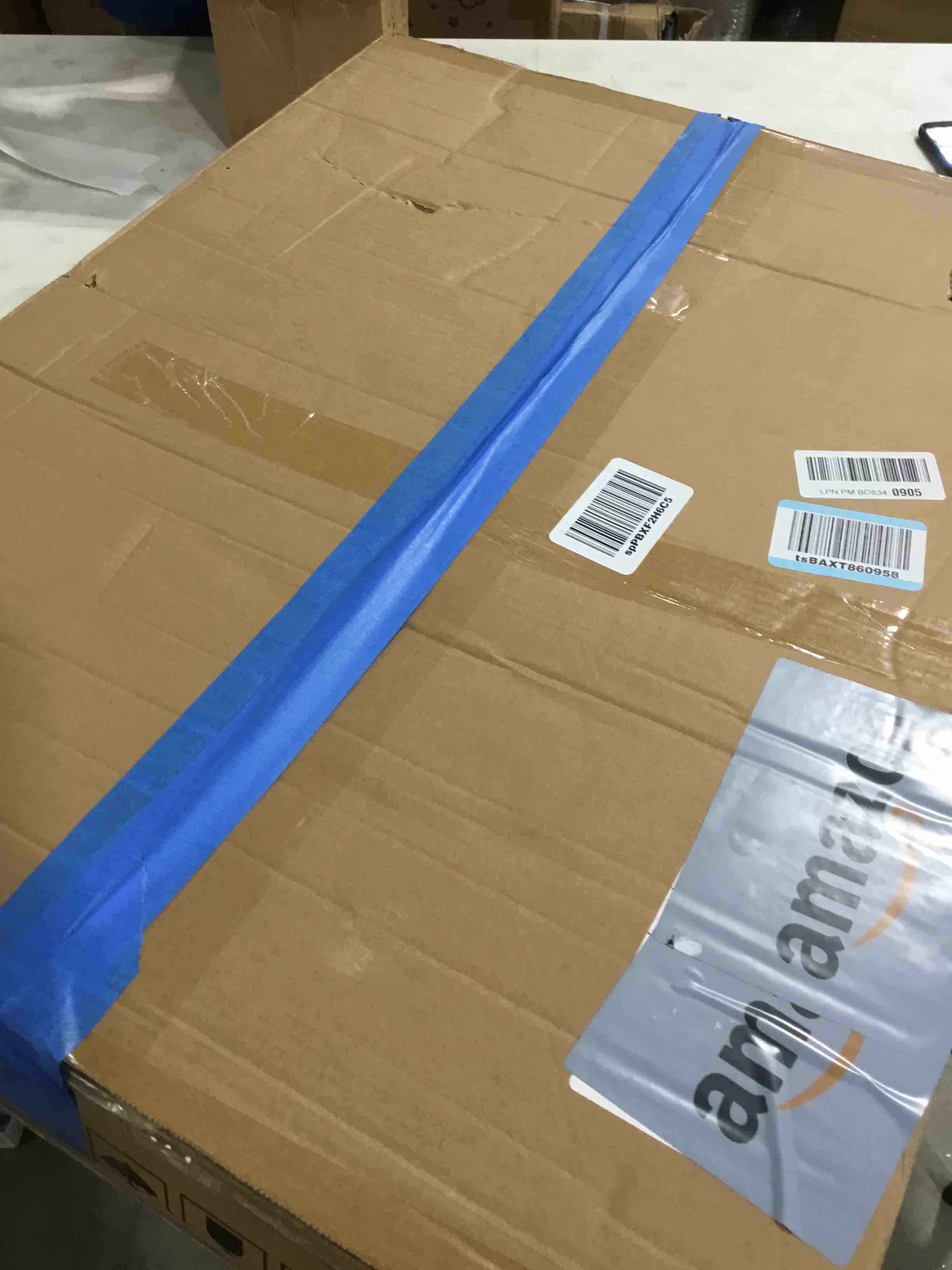 https://s3.amazonaws.com/lotting-images-prod/bidfta/BLU6576254_1724422516391.jpeg