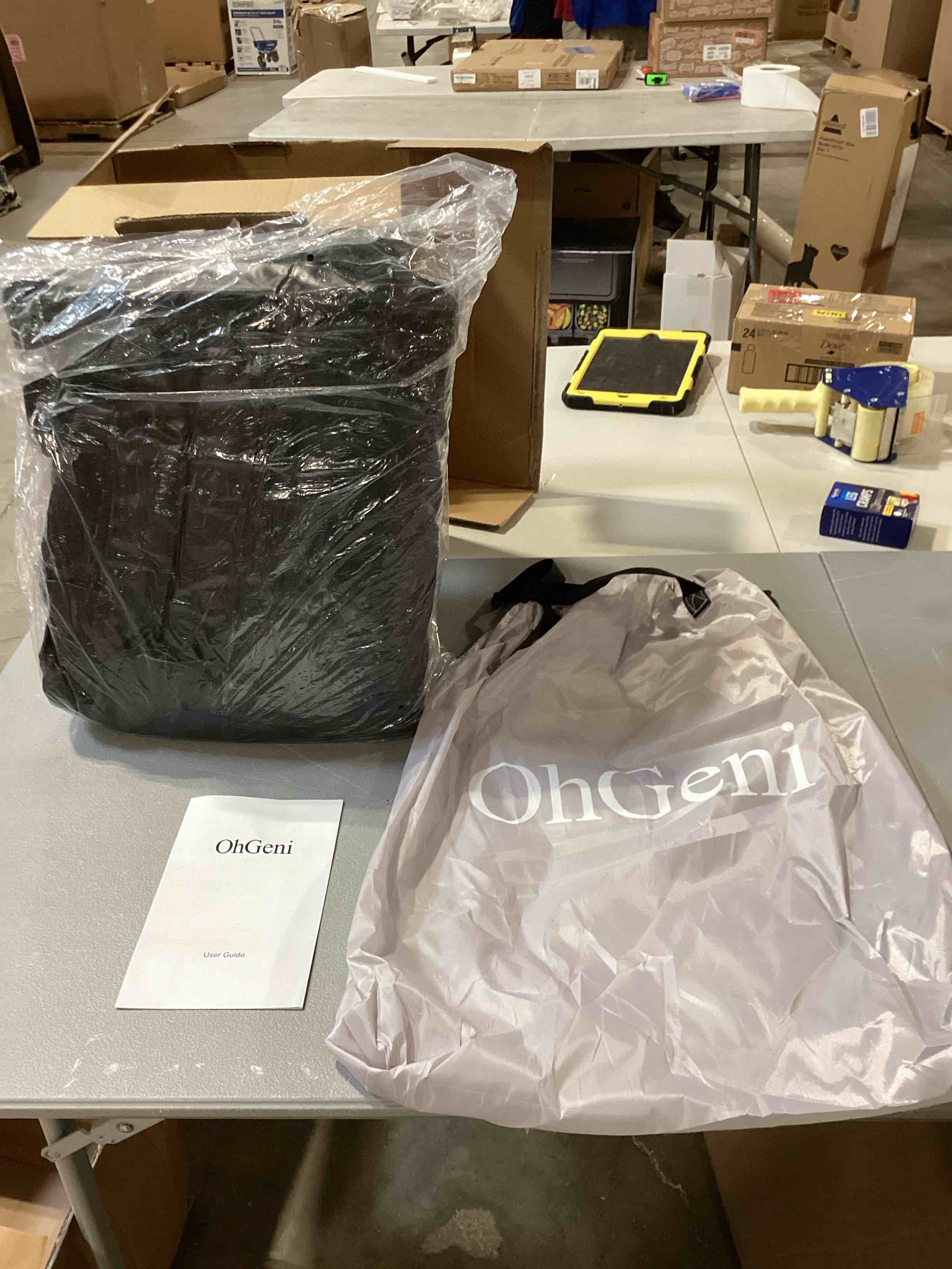 OhGeni Queen Air Mattress with Built-in Pump for Guest 18" Tall, Inflatable Blow Up Air Bed with Carrying Bag for Camping, Raised Elevated Double High Airbed, Foldable & Portable Air Mattresses