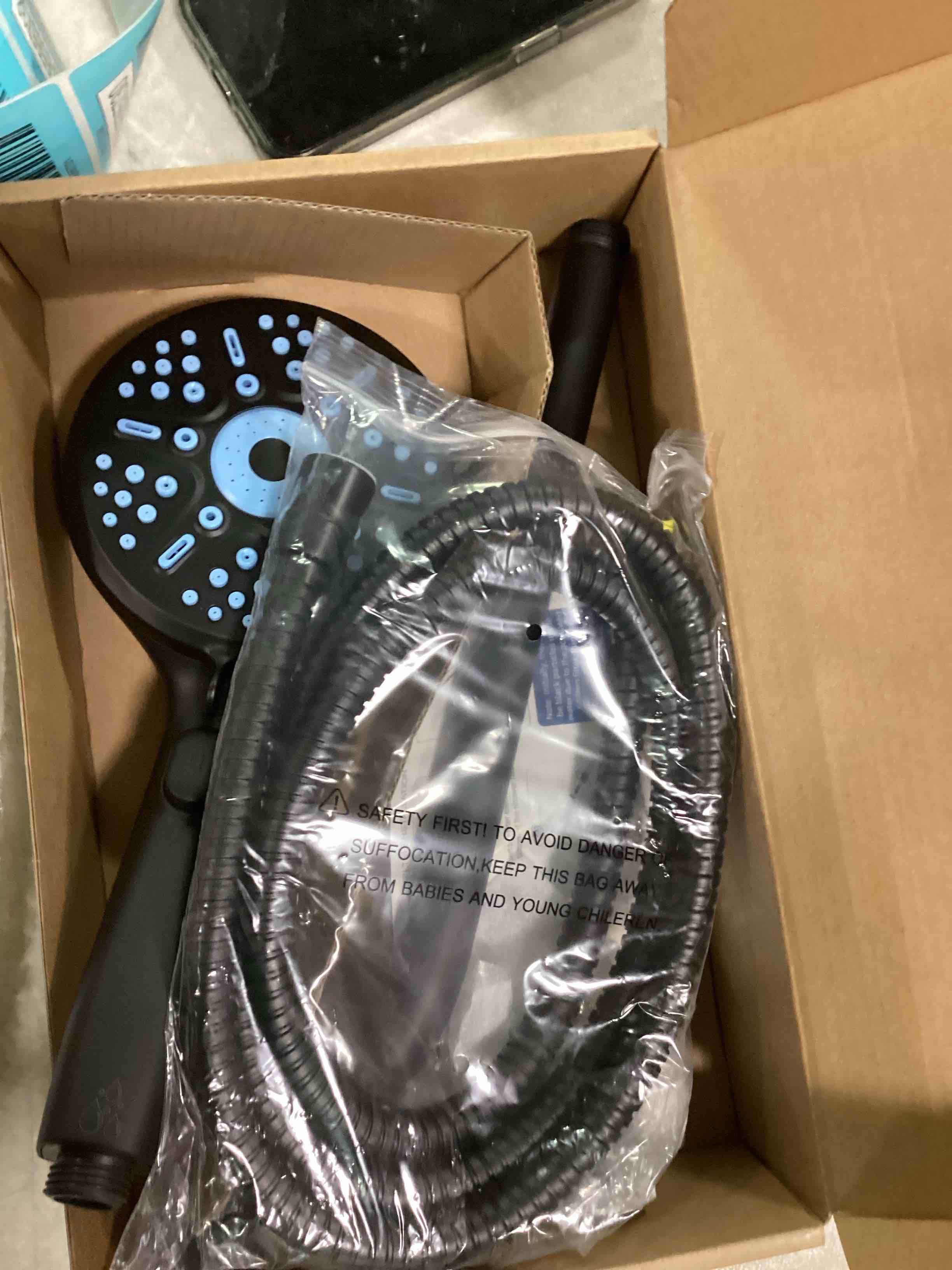 https://s3.amazonaws.com/lotting-images-prod/bidfta/BLU6585726_1718034120880.jpeg