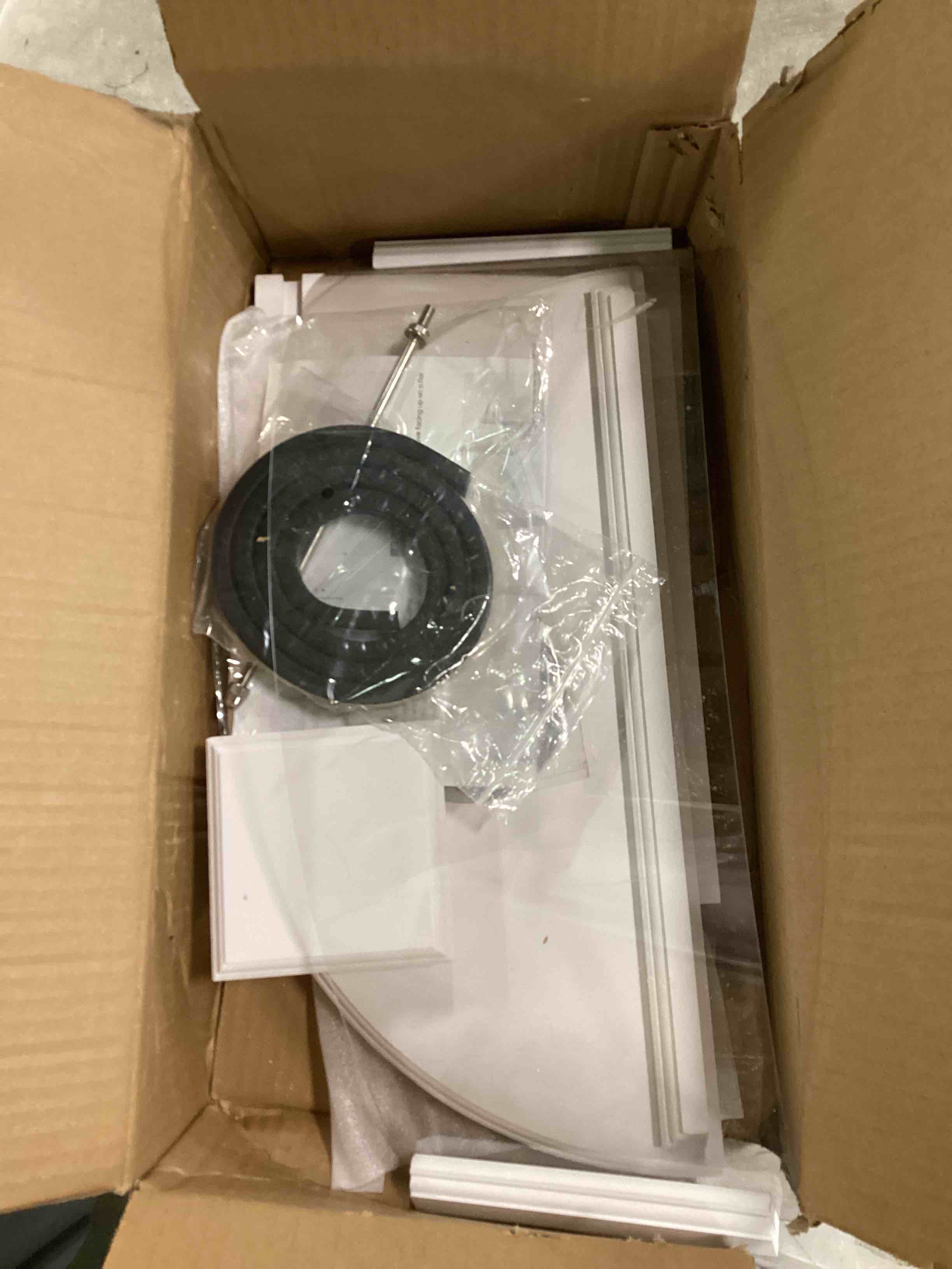 https://s3.amazonaws.com/lotting-images-prod/bidfta/BLU6586272_1718203628817.jpeg