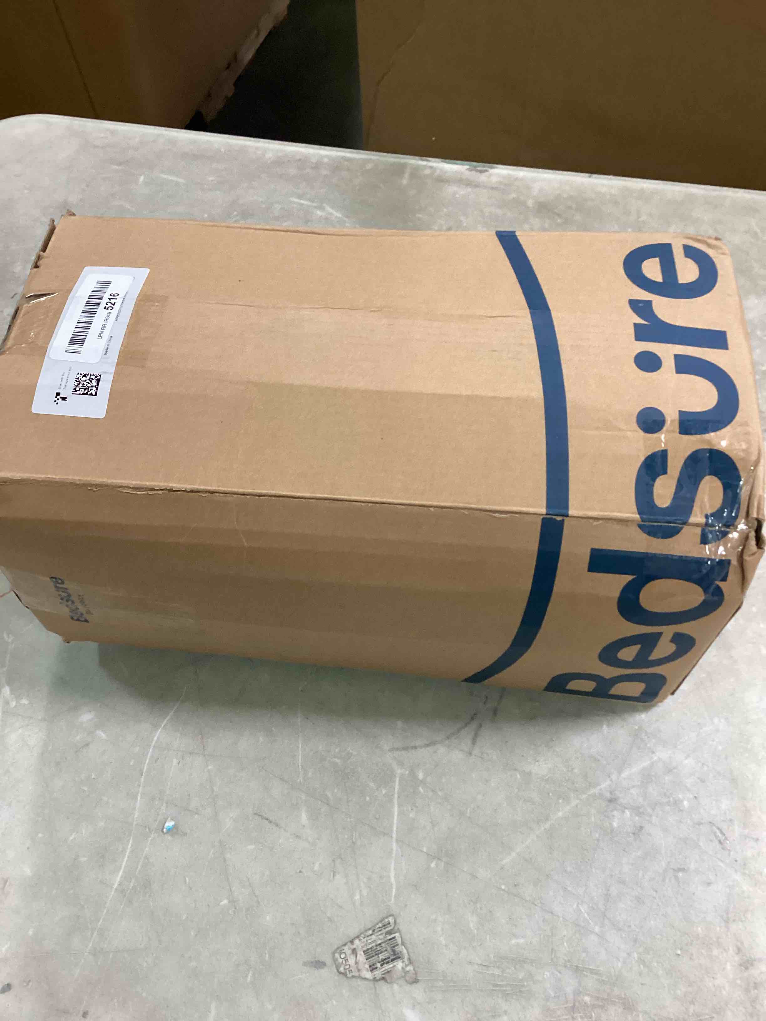 https://s3.amazonaws.com/lotting-images-prod/bidfta/BLU6586290_1718205086789.jpeg