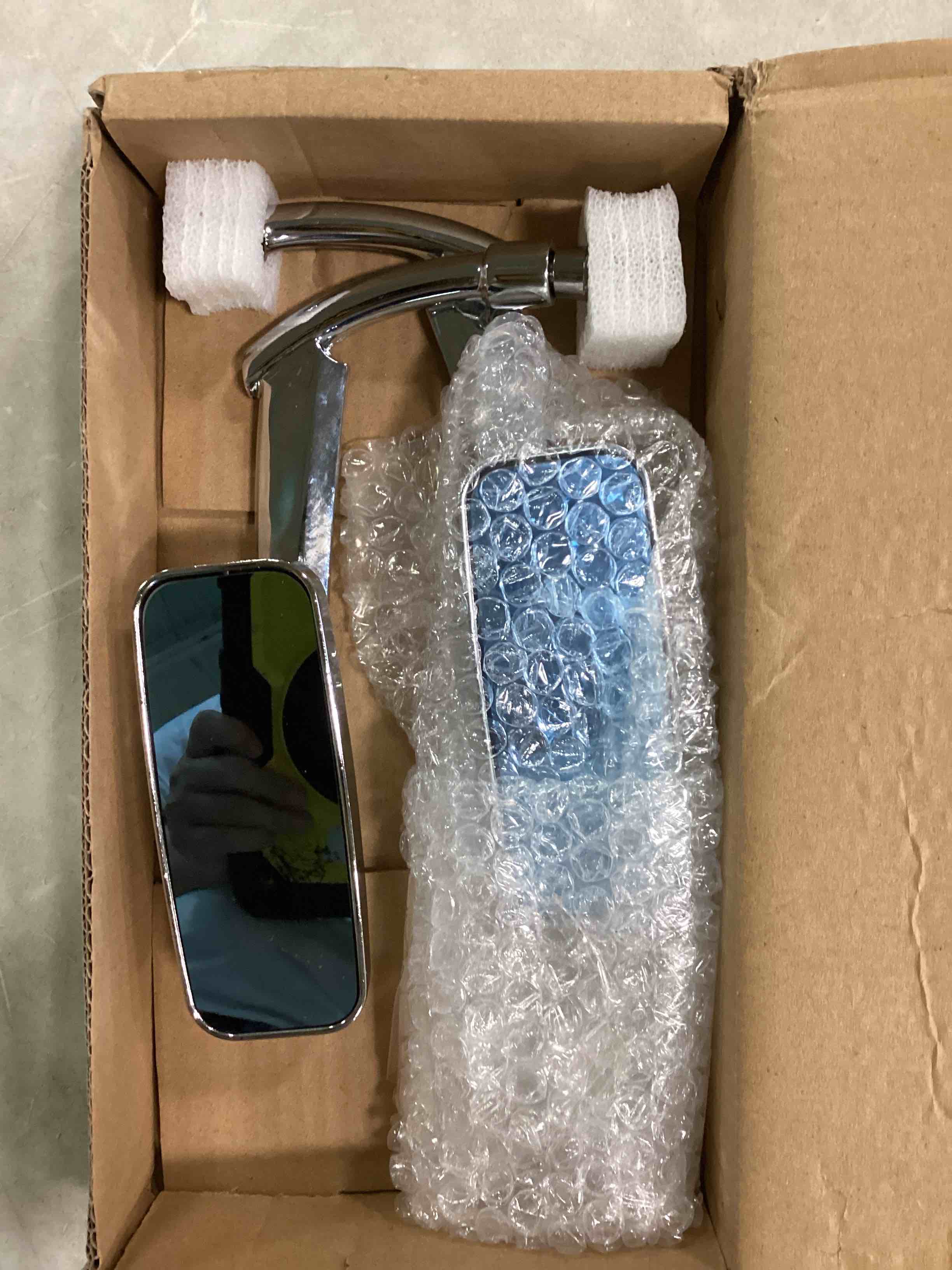 https://s3.amazonaws.com/lotting-images-prod/bidfta/BLU6586308_1718206585710.jpeg