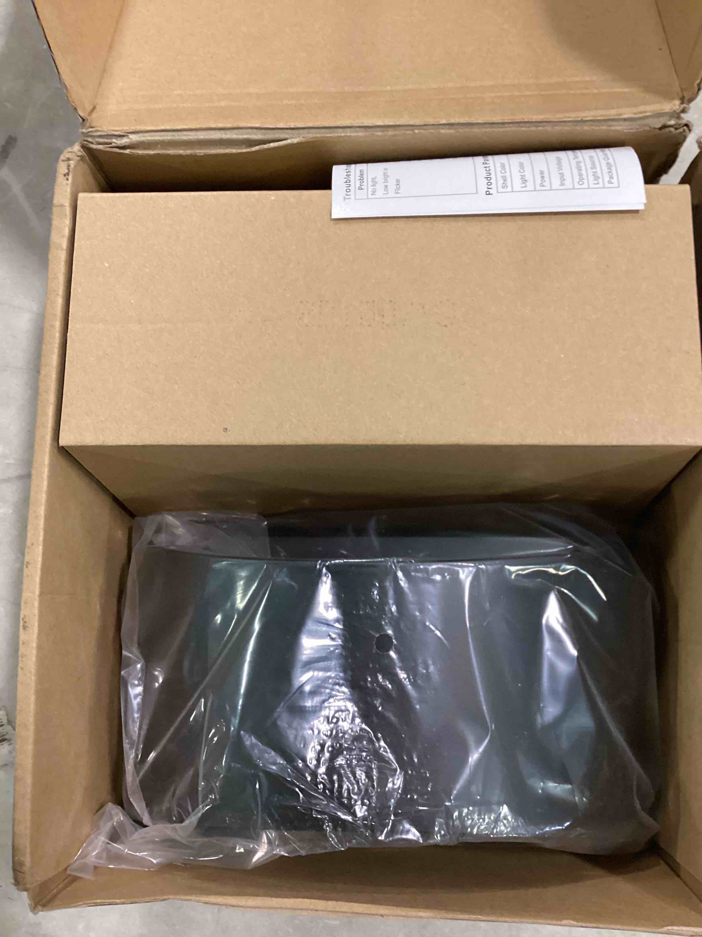 https://s3.amazonaws.com/lotting-images-prod/bidfta/BLU6586452_1718222647124.jpeg