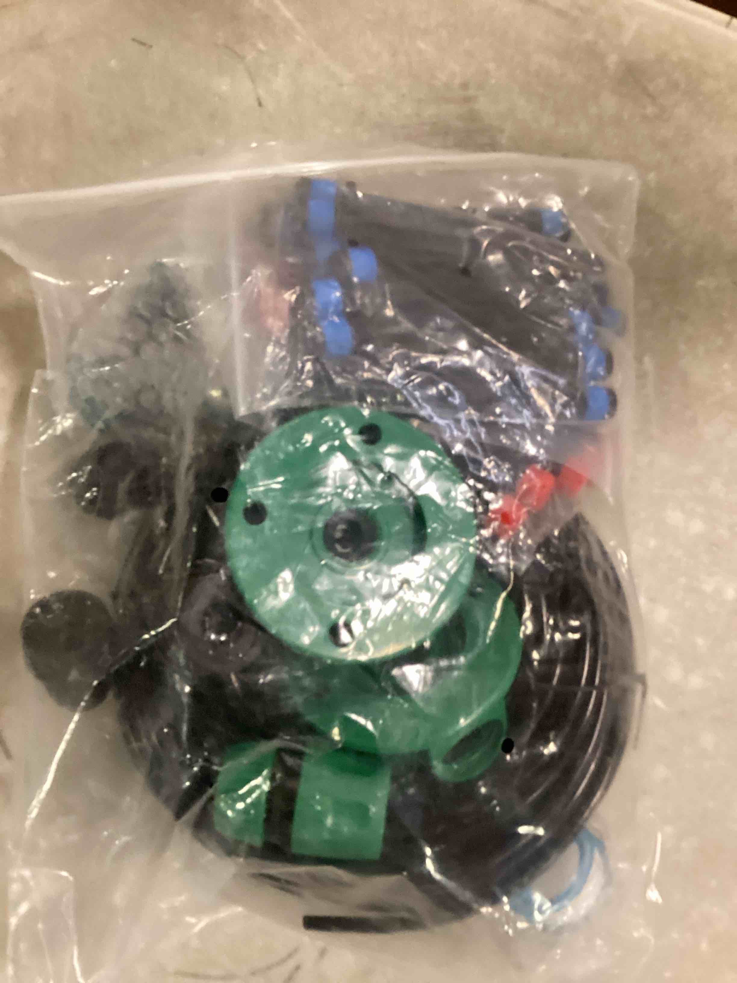 https://s3.amazonaws.com/lotting-images-prod/bidfta/BLU6586792_1718379316442.jpeg