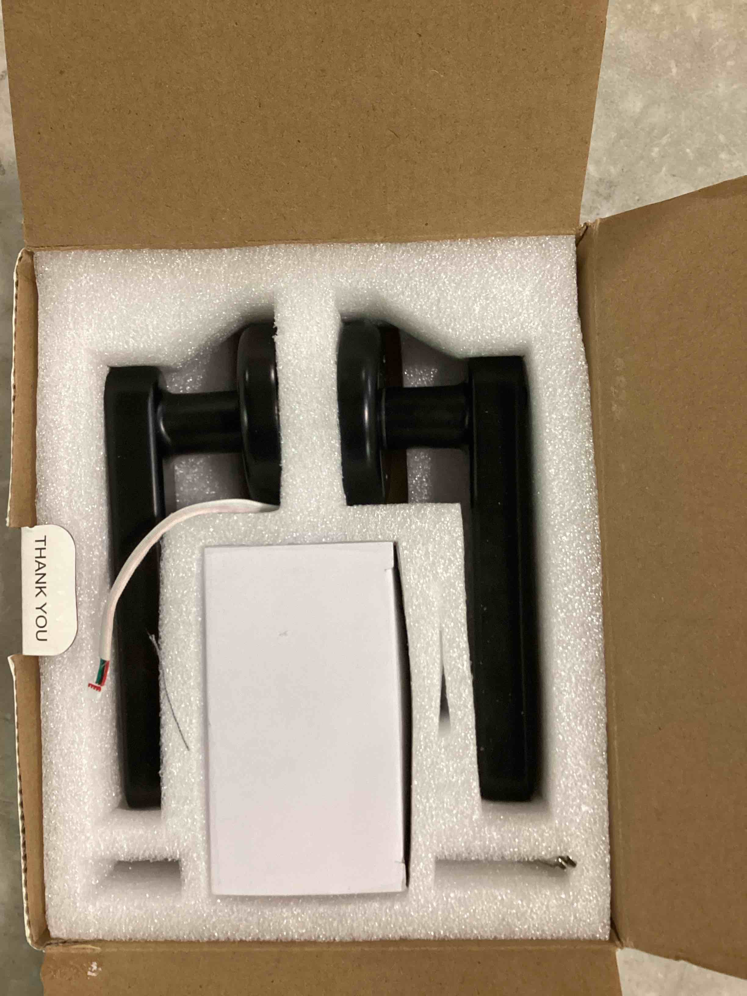 https://s3.amazonaws.com/lotting-images-prod/bidfta/BLU6586836_1718386113914.jpeg