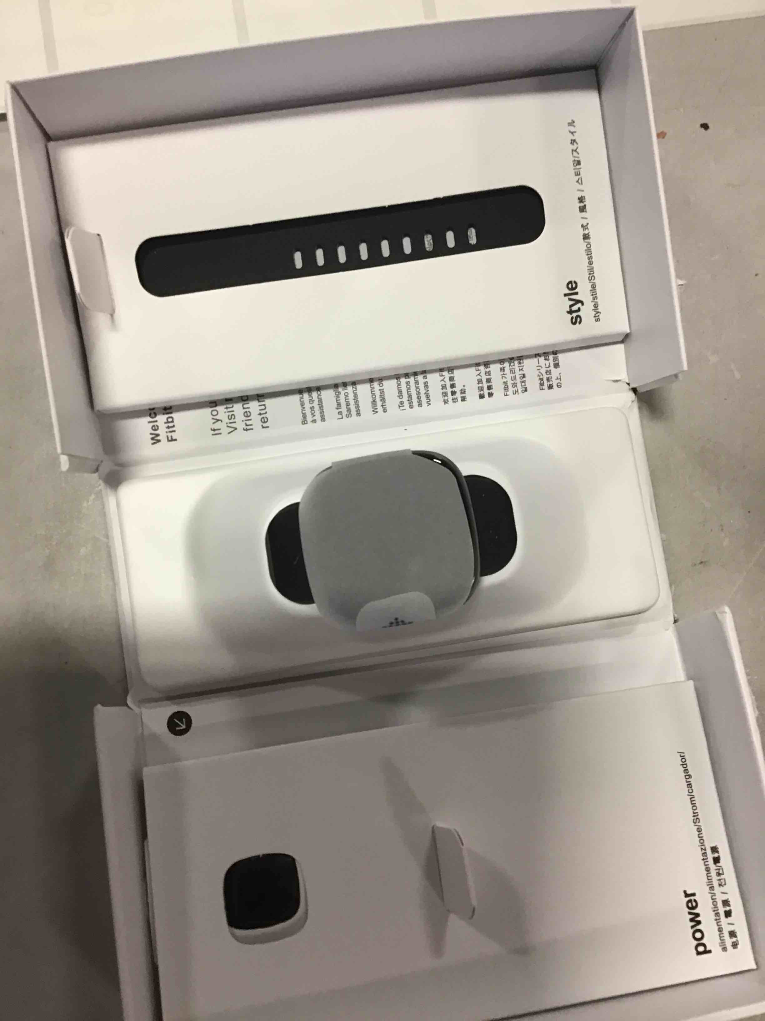 https://s3.amazonaws.com/lotting-images-prod/bidfta/BLU6588705_1718199279462.jpeg
