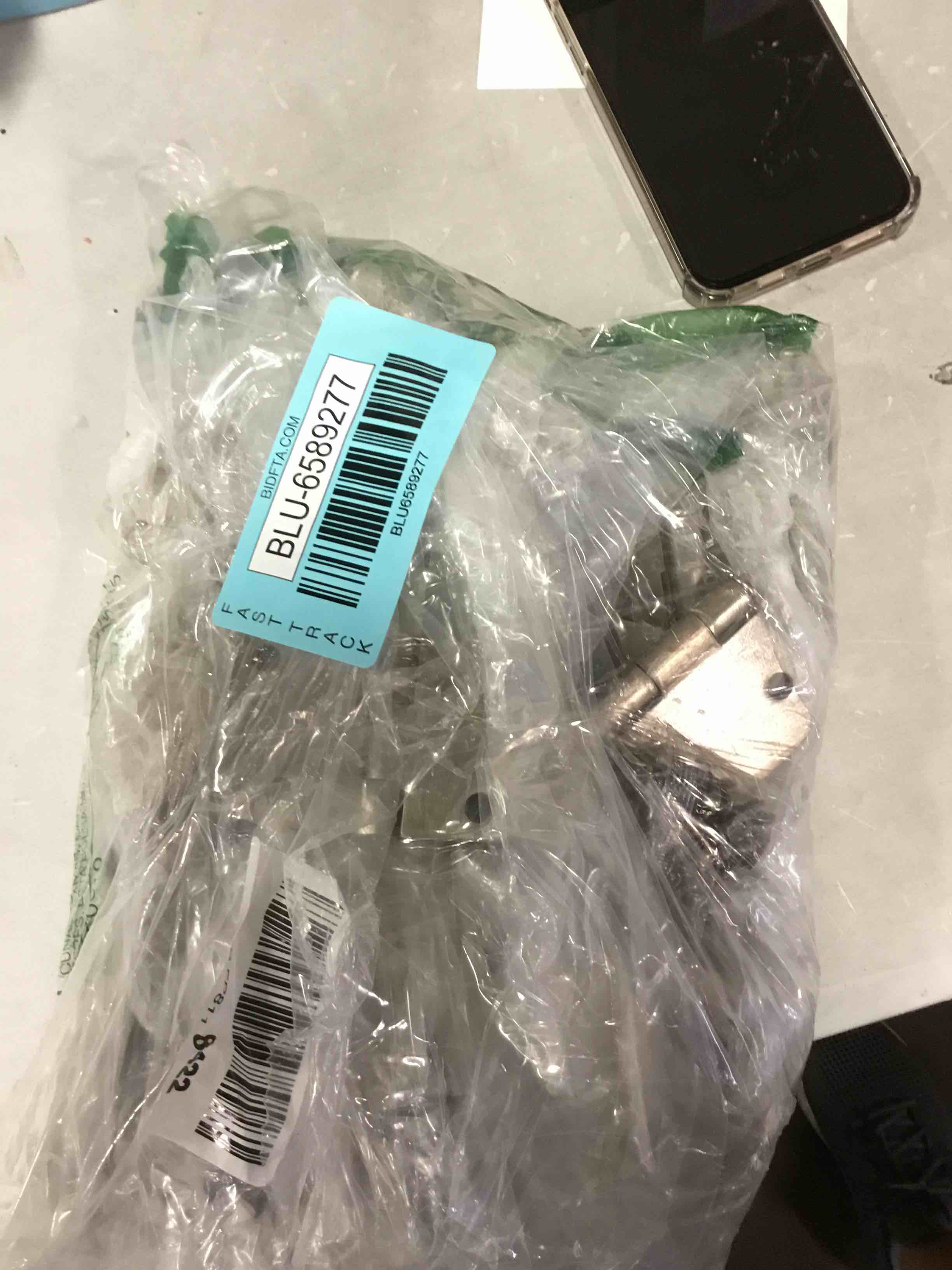 https://s3.amazonaws.com/lotting-images-prod/bidfta/BLU6589277_1718367024966.jpeg