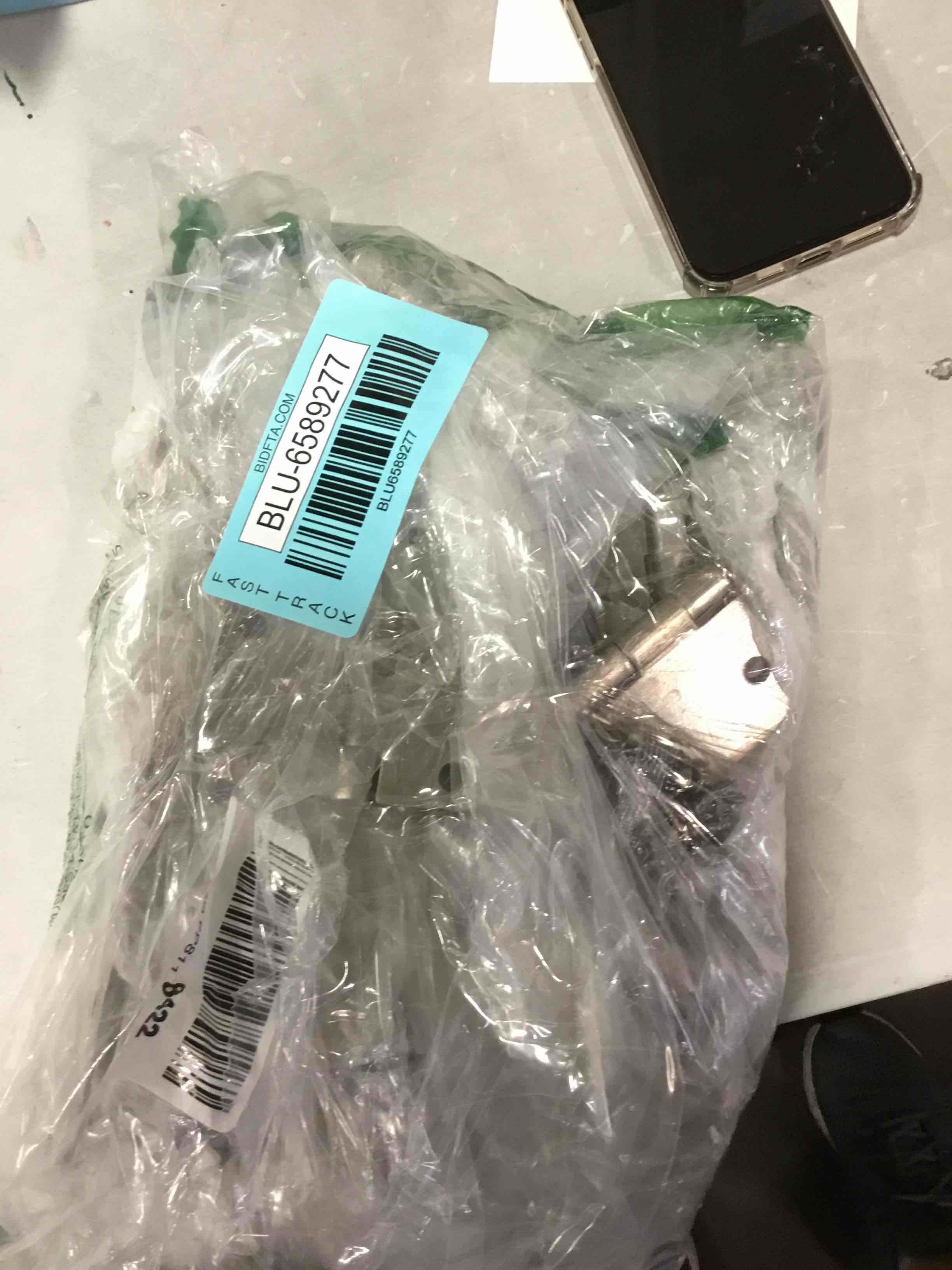 https://s3.amazonaws.com/lotting-images-prod/bidfta/BLU6589277_1718367026294.jpeg