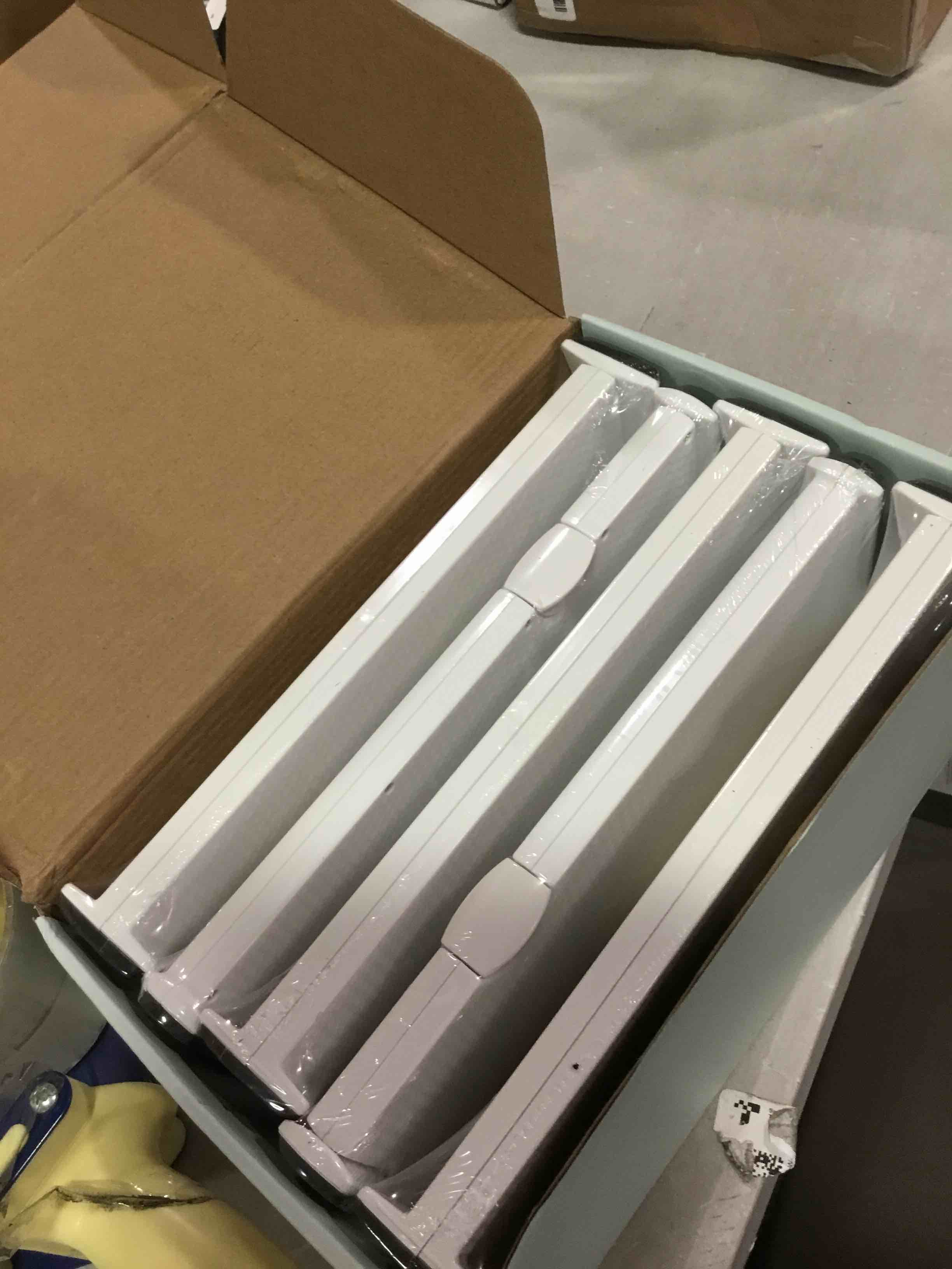 https://s3.amazonaws.com/lotting-images-prod/bidfta/BLU6589586_1718395023809.jpeg