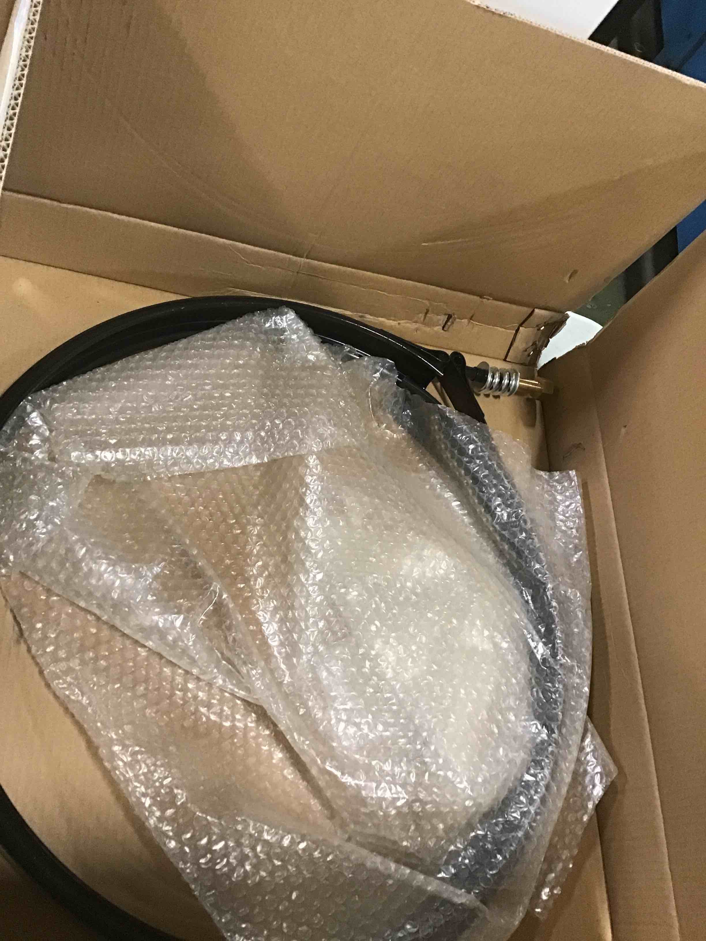 https://s3.amazonaws.com/lotting-images-prod/bidfta/BLU6590894_1718722030212.jpeg