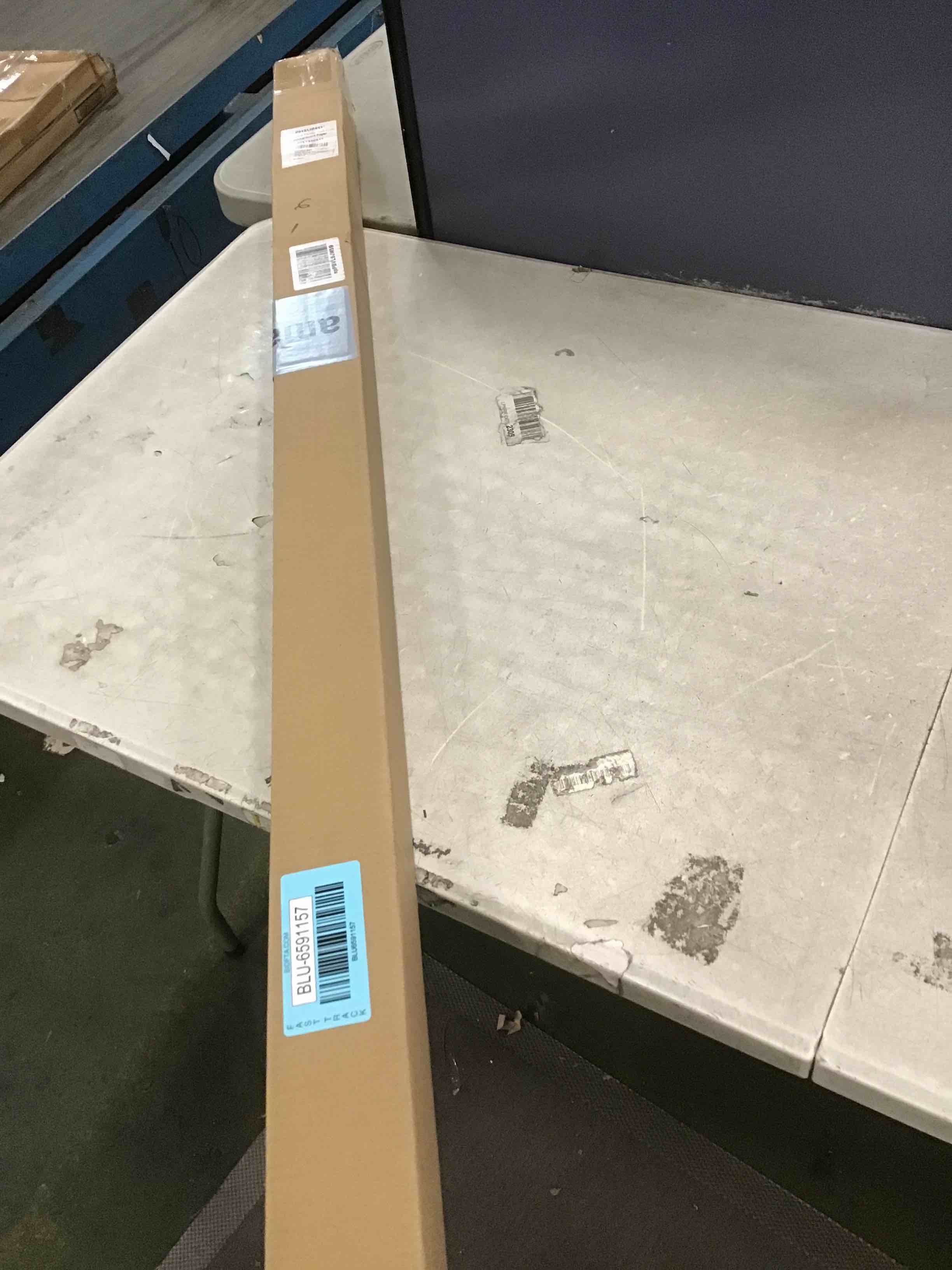 https://s3.amazonaws.com/lotting-images-prod/bidfta/BLU6591157_1718811671332.jpeg