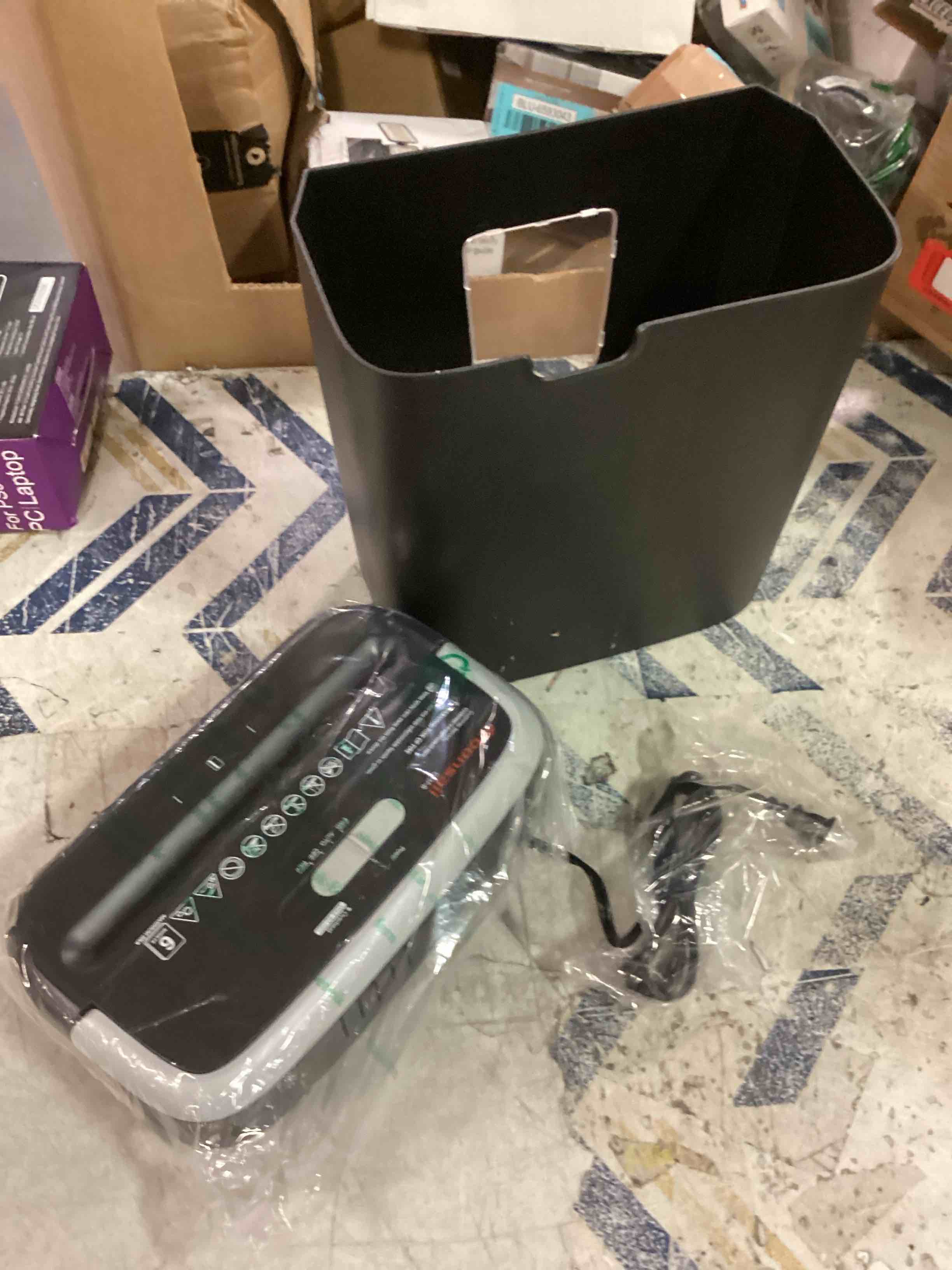 https://s3.amazonaws.com/lotting-images-prod/bidfta/BLU6593061_1718205142296.jpeg