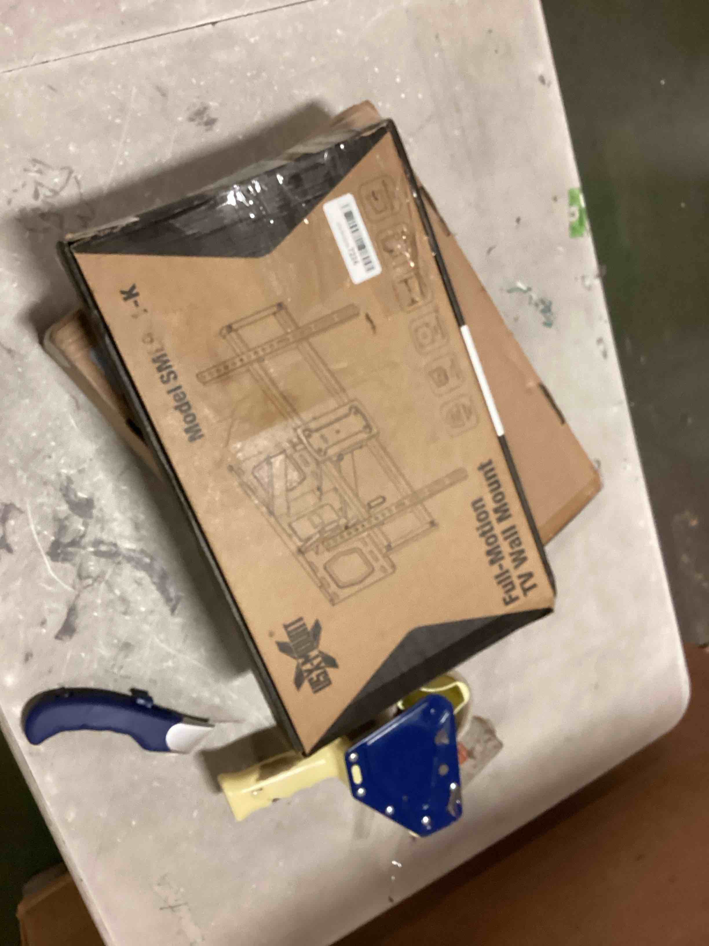 https://s3.amazonaws.com/lotting-images-prod/bidfta/BLU6595344_1718282602012.jpeg