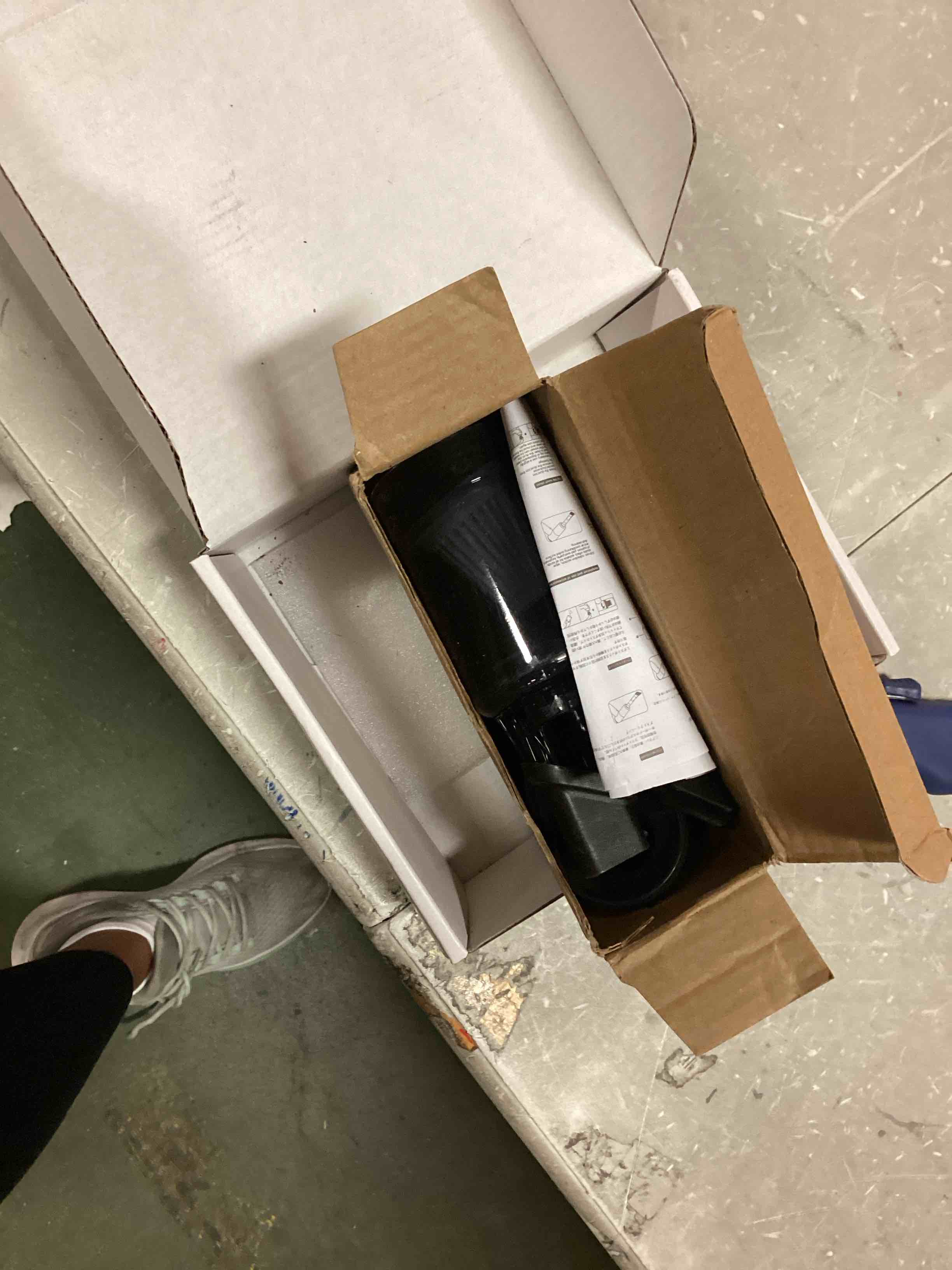 https://s3.amazonaws.com/lotting-images-prod/bidfta/BLU6595364_1718285206314.jpeg