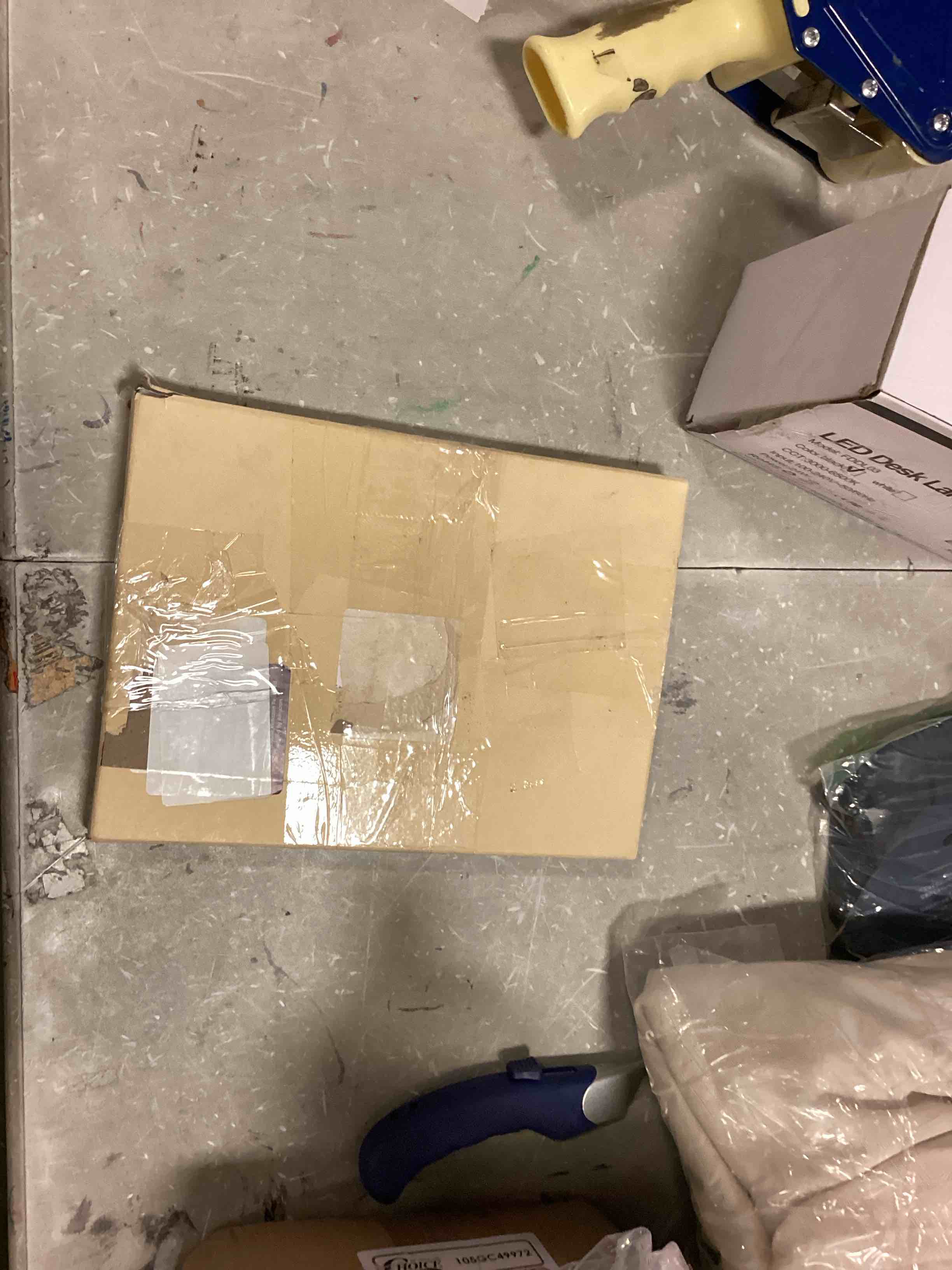 https://s3.amazonaws.com/lotting-images-prod/bidfta/BLU6595410_1718290945895.jpeg