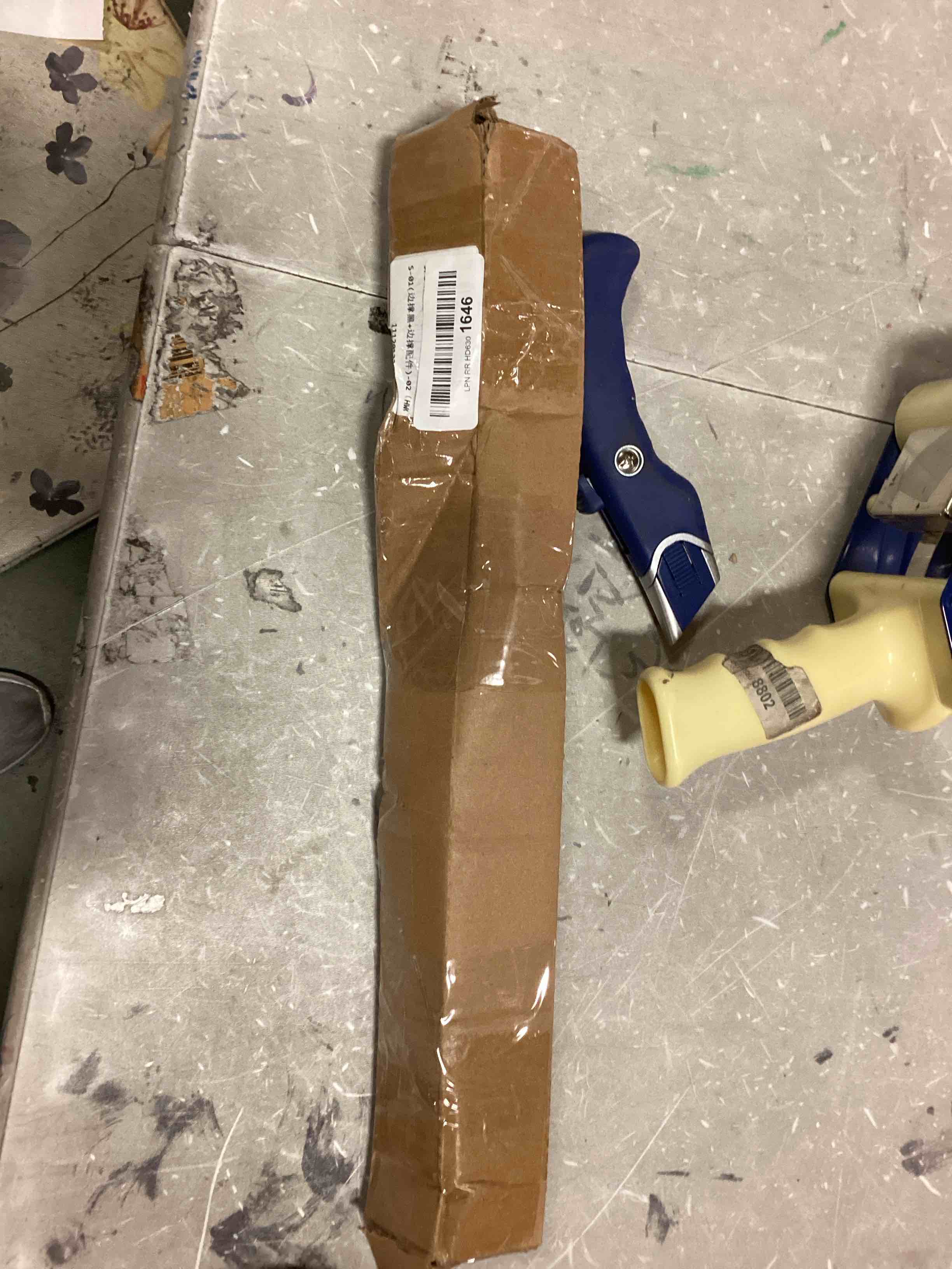 https://s3.amazonaws.com/lotting-images-prod/bidfta/BLU6595424_1718292433937.jpeg