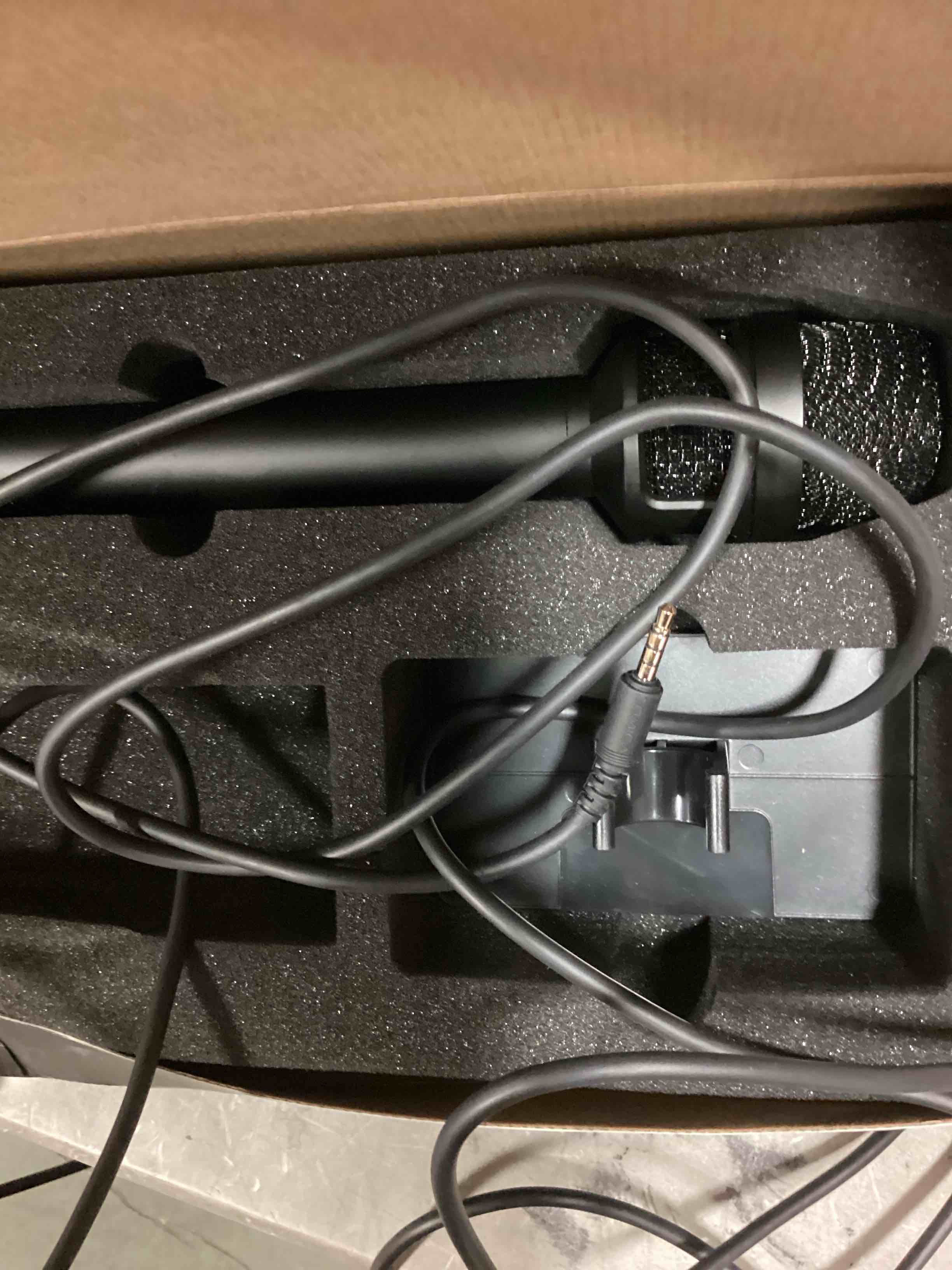https://s3.amazonaws.com/lotting-images-prod/bidfta/BLU6595425_1718292479842.jpeg