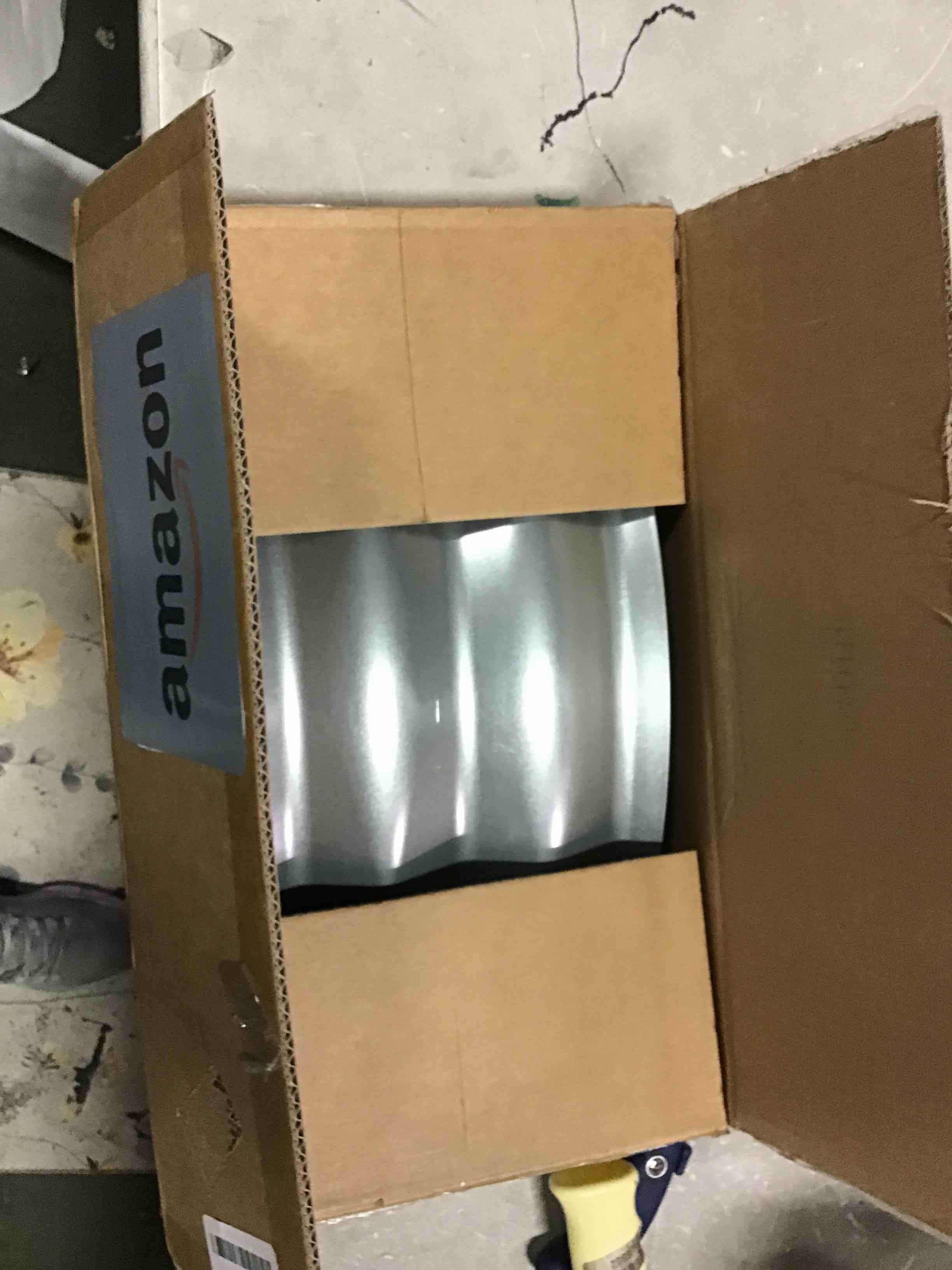https://s3.amazonaws.com/lotting-images-prod/bidfta/BLU6595542_1718309547406.jpeg