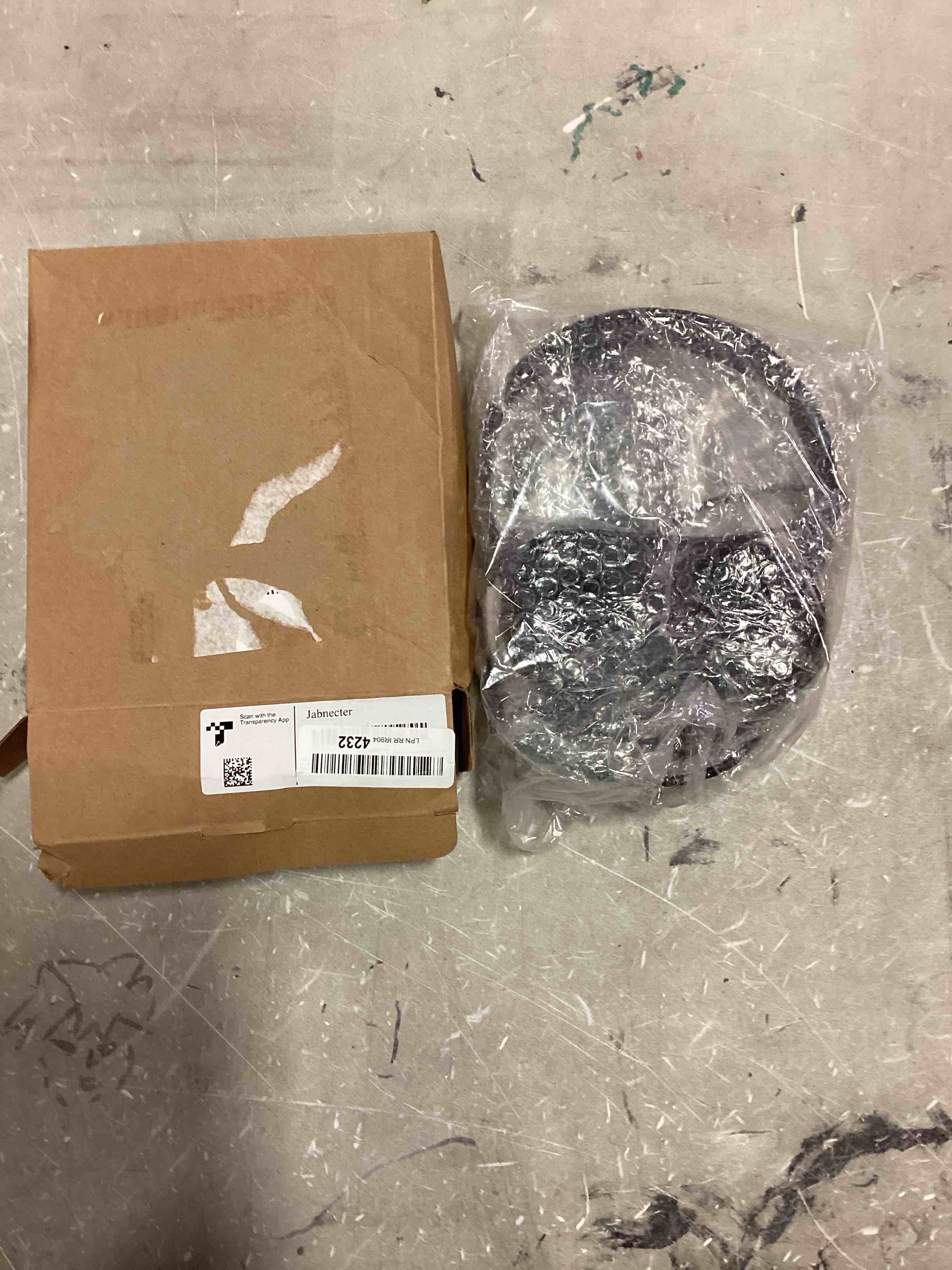 https://s3.amazonaws.com/lotting-images-prod/bidfta/BLU6595663_1718390473294.jpeg