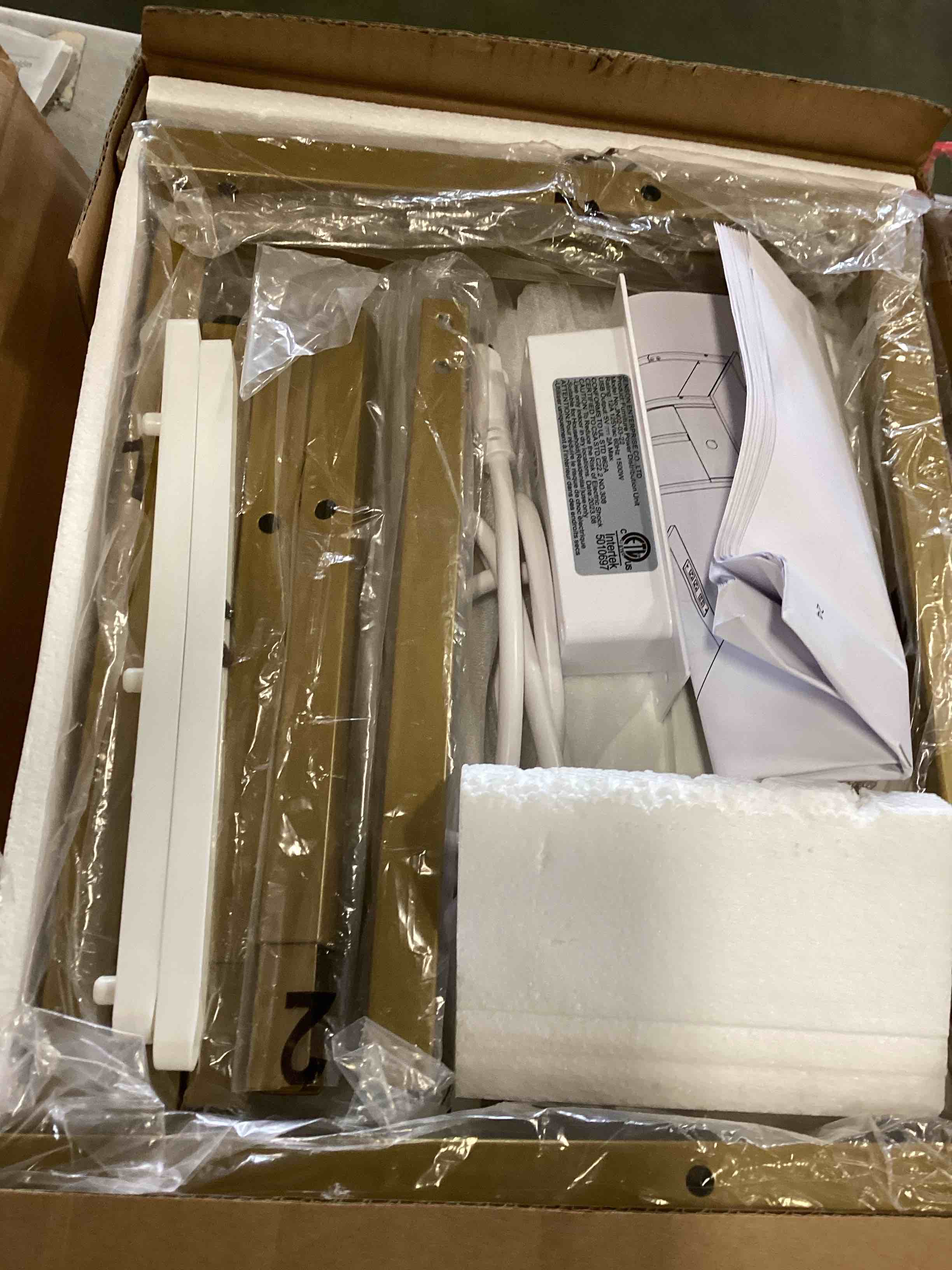 https://s3.amazonaws.com/lotting-images-prod/bidfta/BLU6597795_1719333440587.jpeg