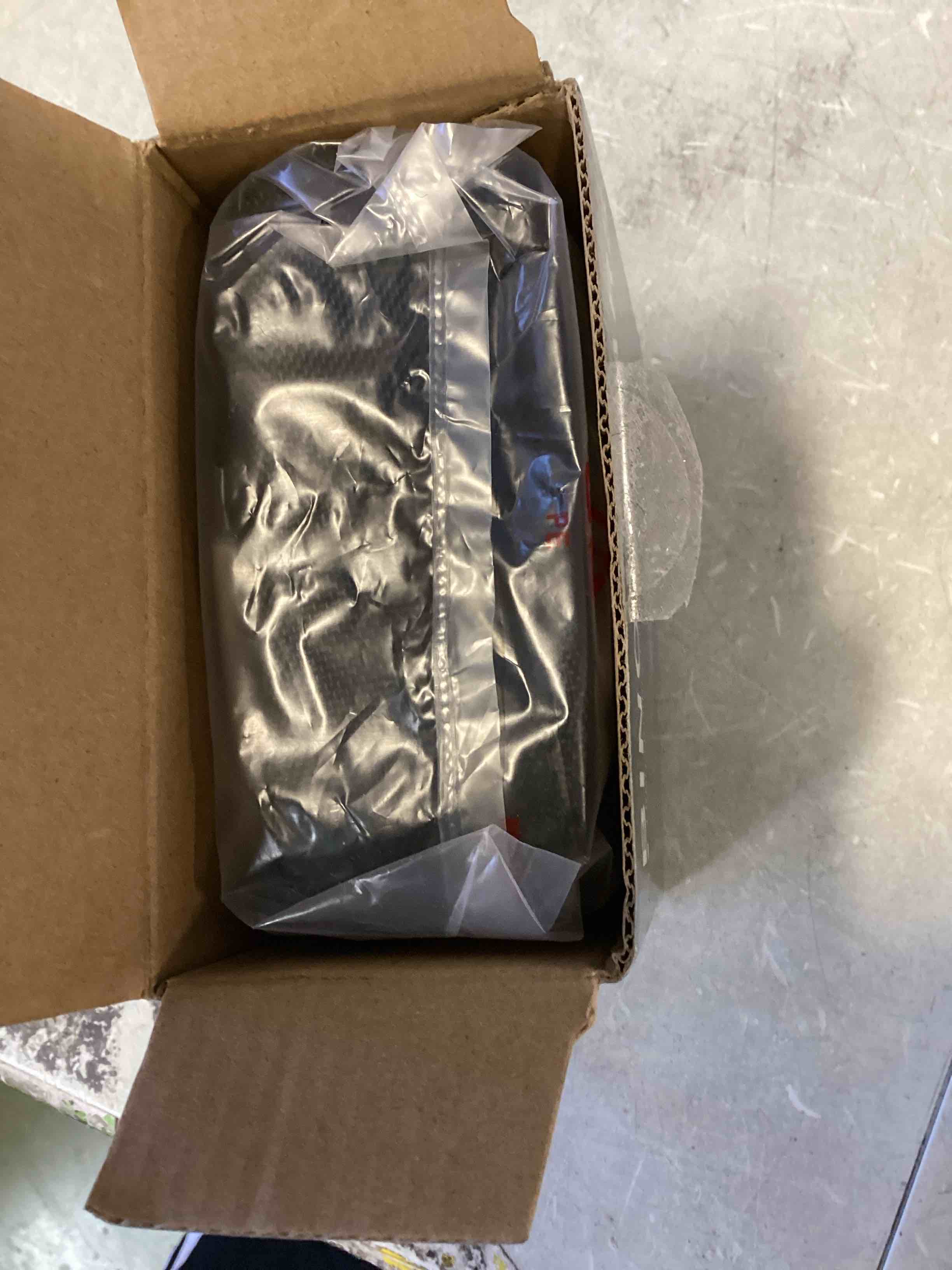 https://s3.amazonaws.com/lotting-images-prod/bidfta/BLU6598172_1719502430699.jpeg